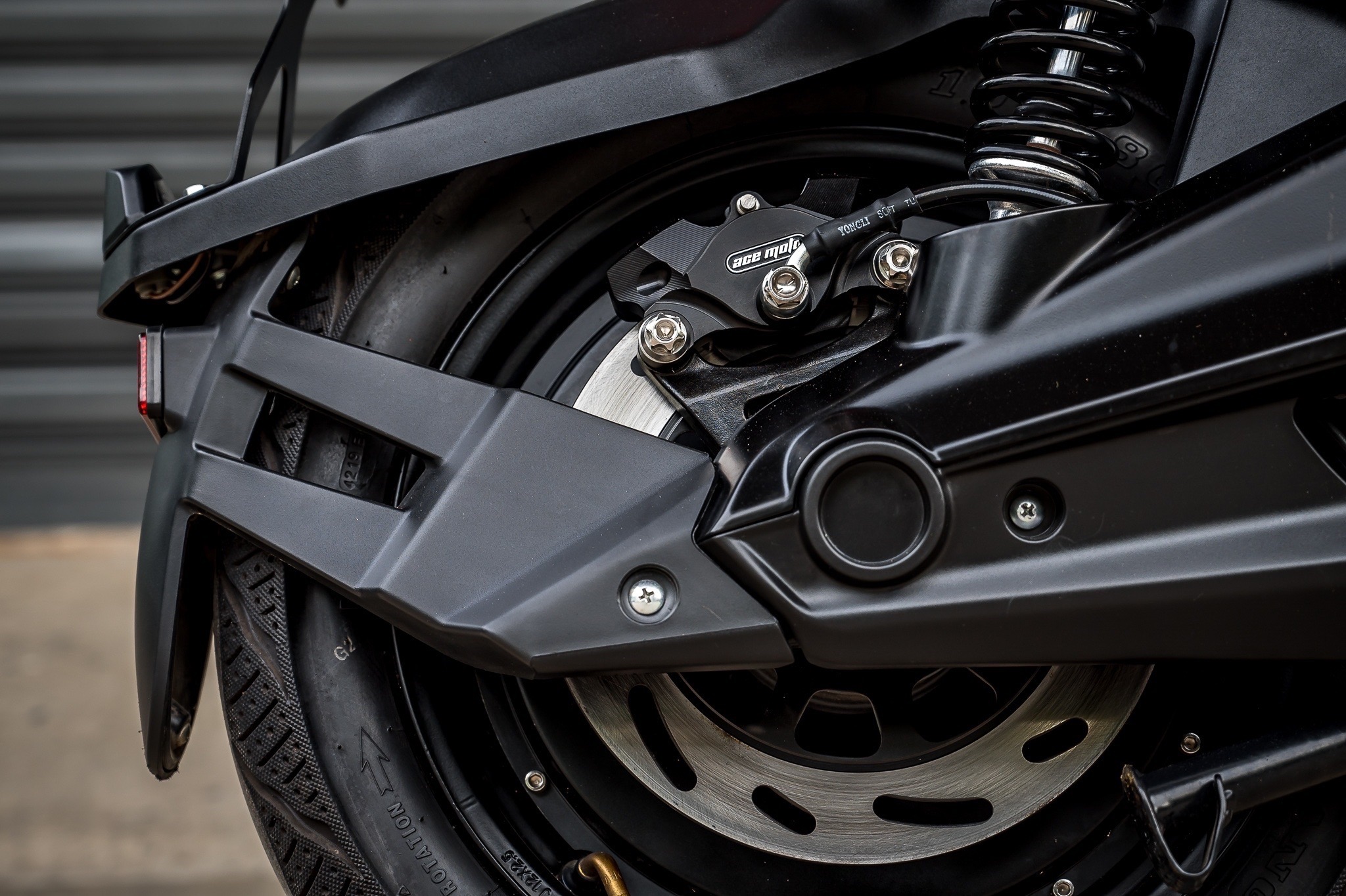 ชุดแต่งมอเตอร์ไซด์ไฟฟ้าAJ Z3 1.ชิวหน้า Windshield Z3 890฿ 2.ครอบ อกซ้าย/ขวา Front cover side fairing Z3 1700฿ 3.ครอบเฟรม Chassis cowl Z3 1350฿ 4.ครอบบังโคลนหน้า Front fender cover Z3 1400 5.ครอบแฟริ่งข้าง Under cover side fairing Z3 1400฿ 6.ครอบมือจับท้าย