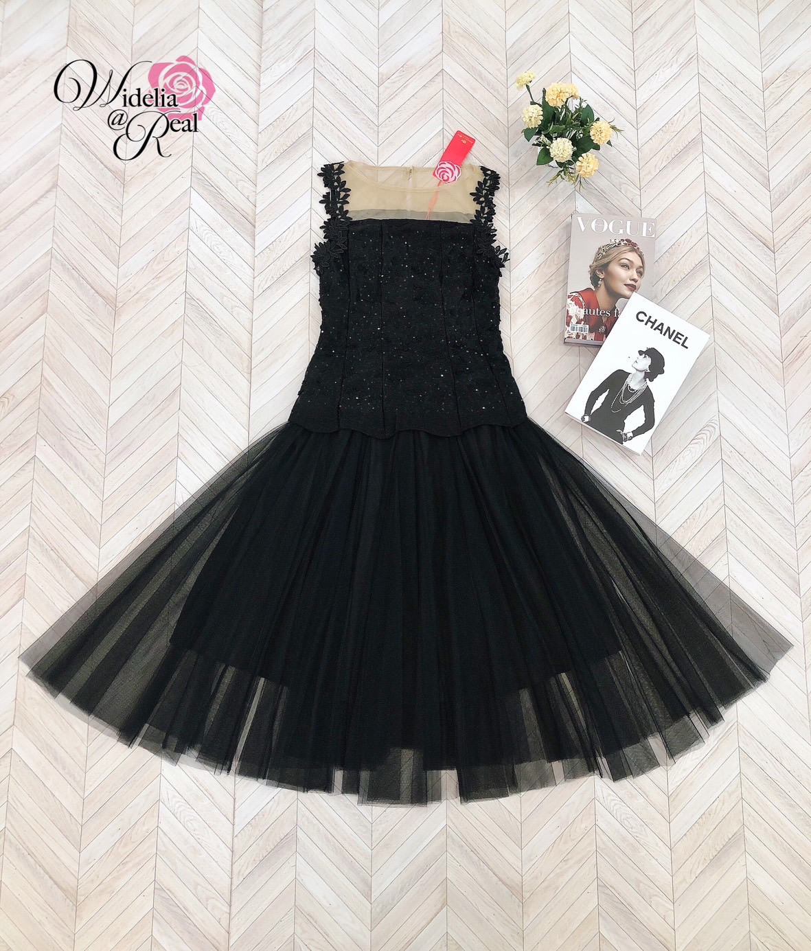 Korea Dress เดรสตัวยาว แขนกุด ช่วงบนเนื้อผ้าลูกไม้ปักเลื่อม