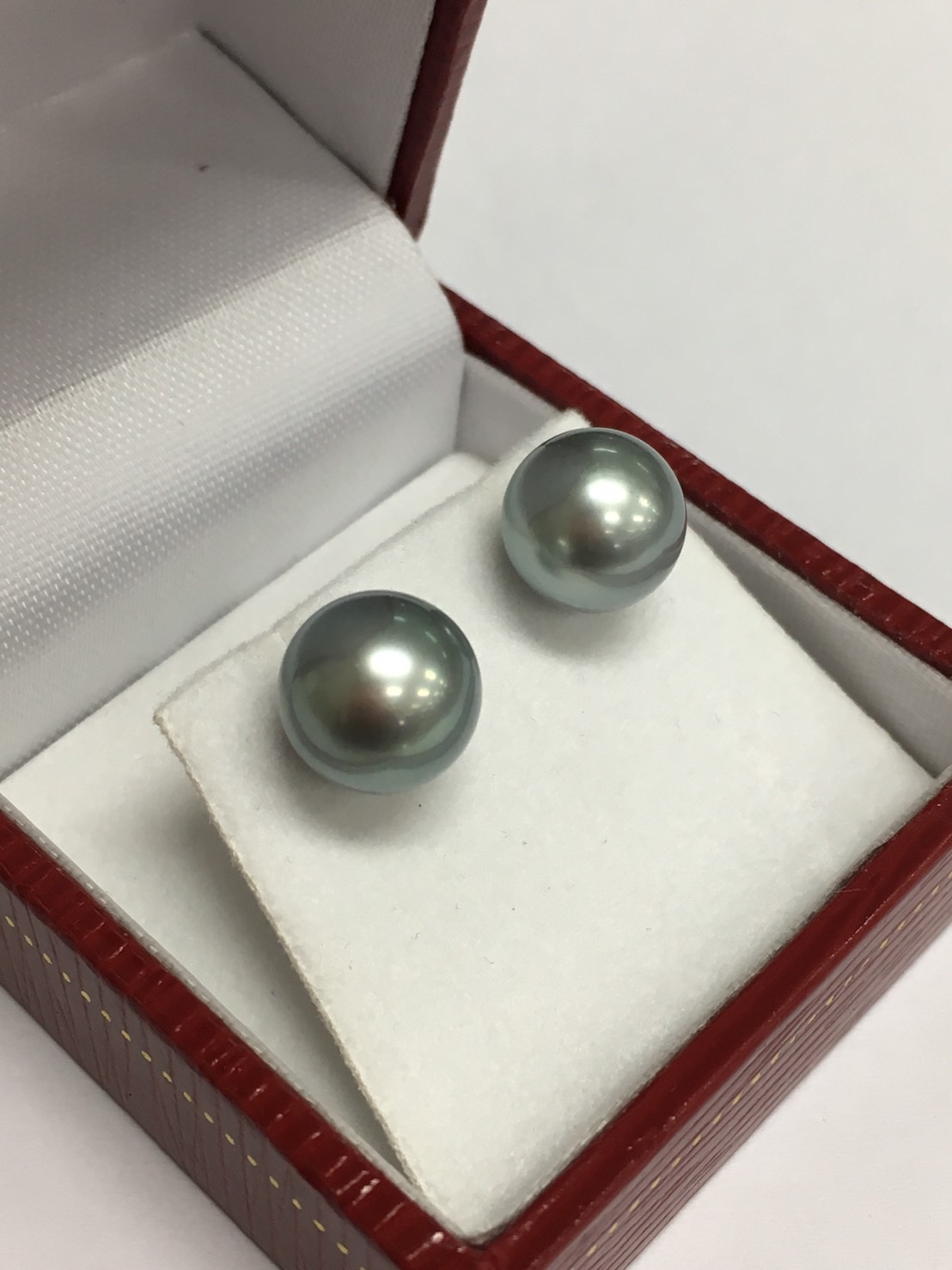 ต่างหูไข่มุก south sea 9-10มิล สีเทา เกรด AAA ก้าน 14k