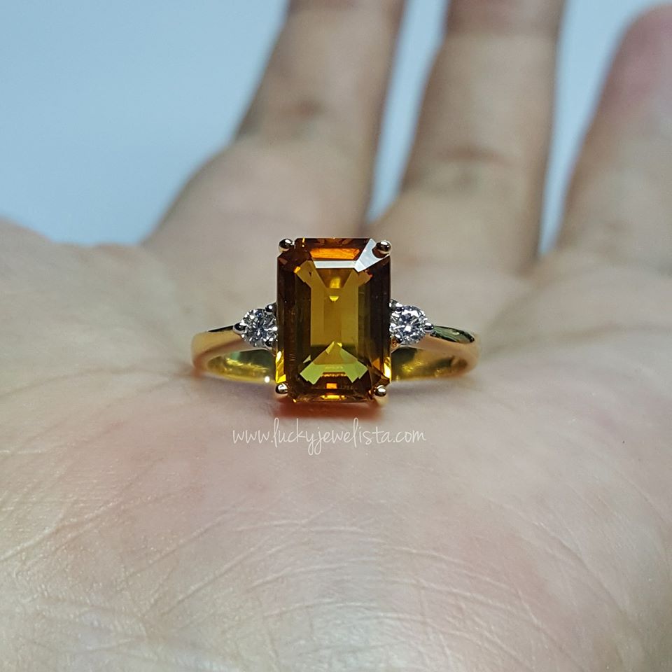 แหวนพลอยบุษราคัม บางกะจะ Yellow sapphire ทรงสี่เหลี่ยมตัดมุม