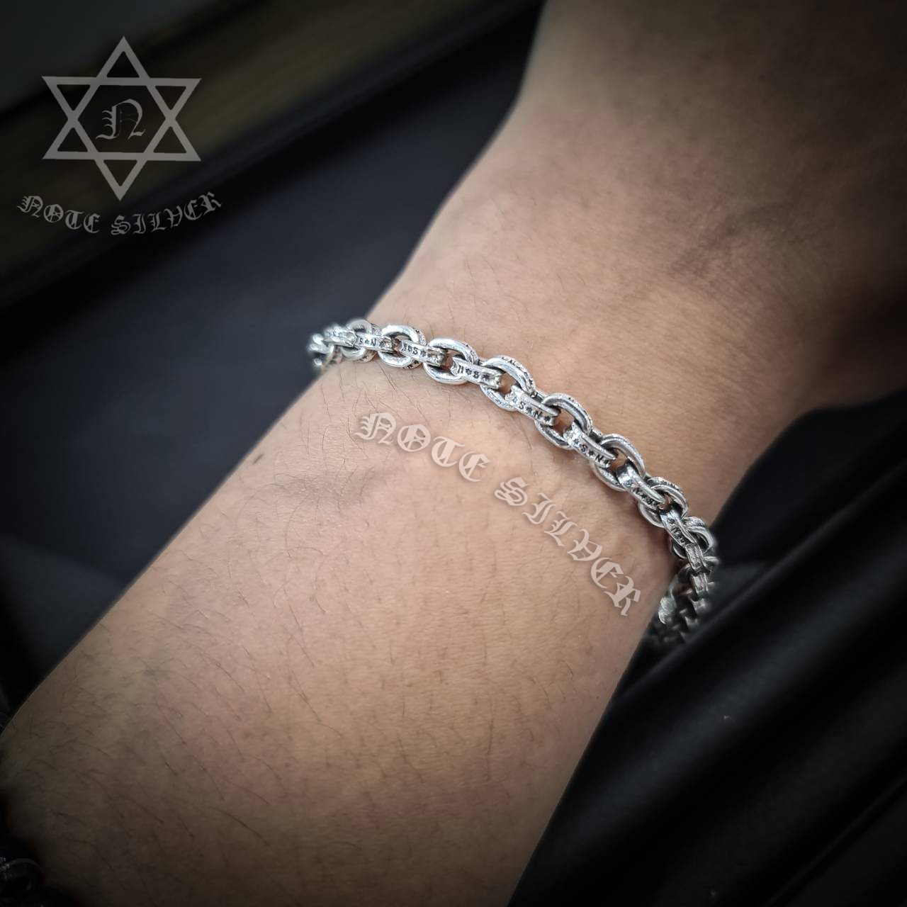 สร้อยข้อมือเงินแท้ลายโซ่สลักอักษร N.S. หน้ากว้าง5mm Sterling Silver 925 NSBL3411