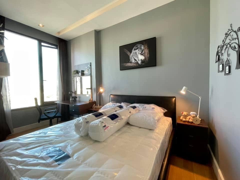 อีควิน็อคซ์ พหล-วิภา - Equinox Phahol-Vipha