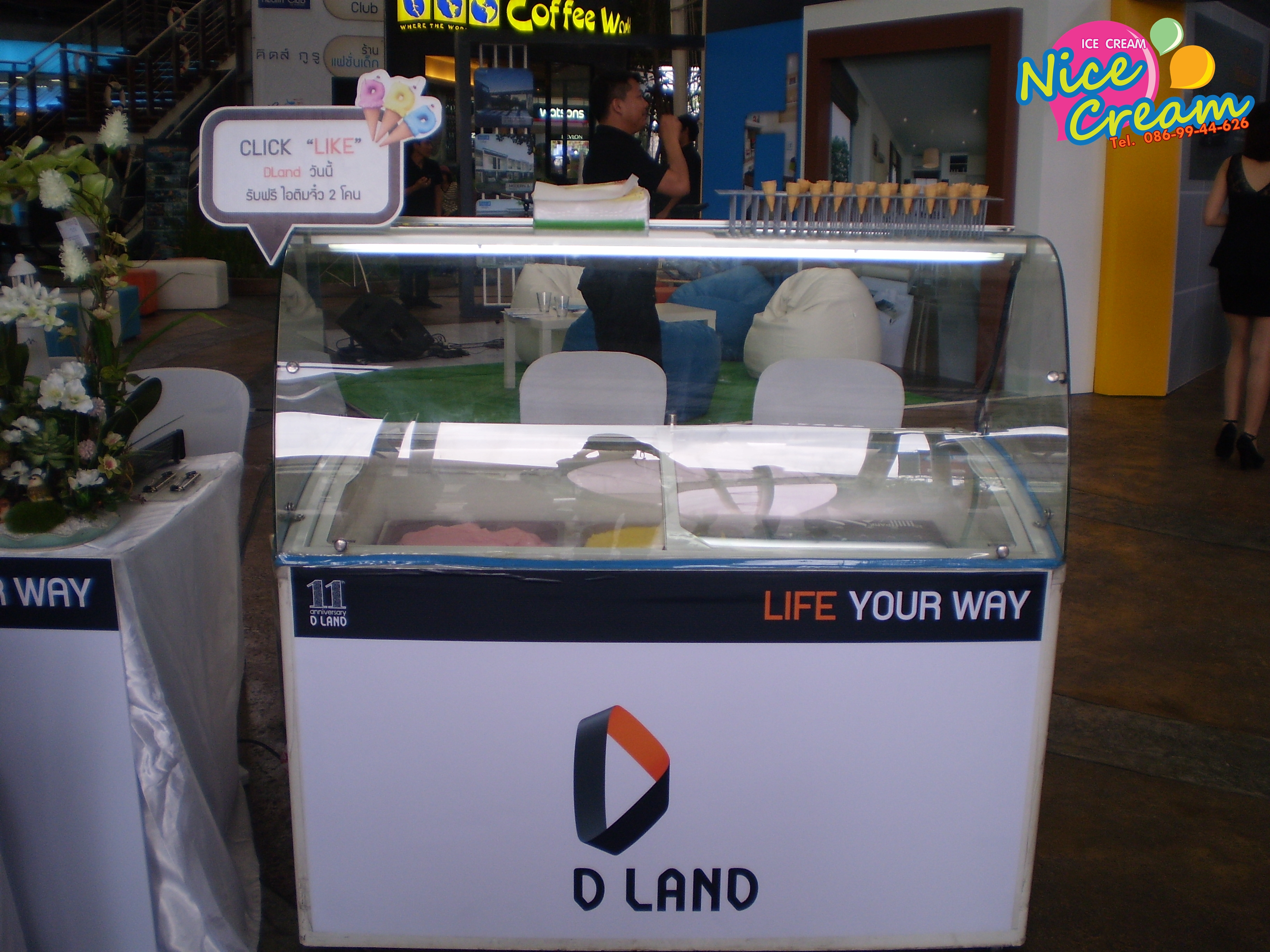 บูธไอศครีมโคนจิ๋ว @ Porto Chino