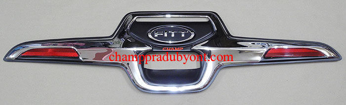 คิ้วฝาท้ายโครเมี่ยม TOYOTA VIGO CHAMP 11-14 FITT