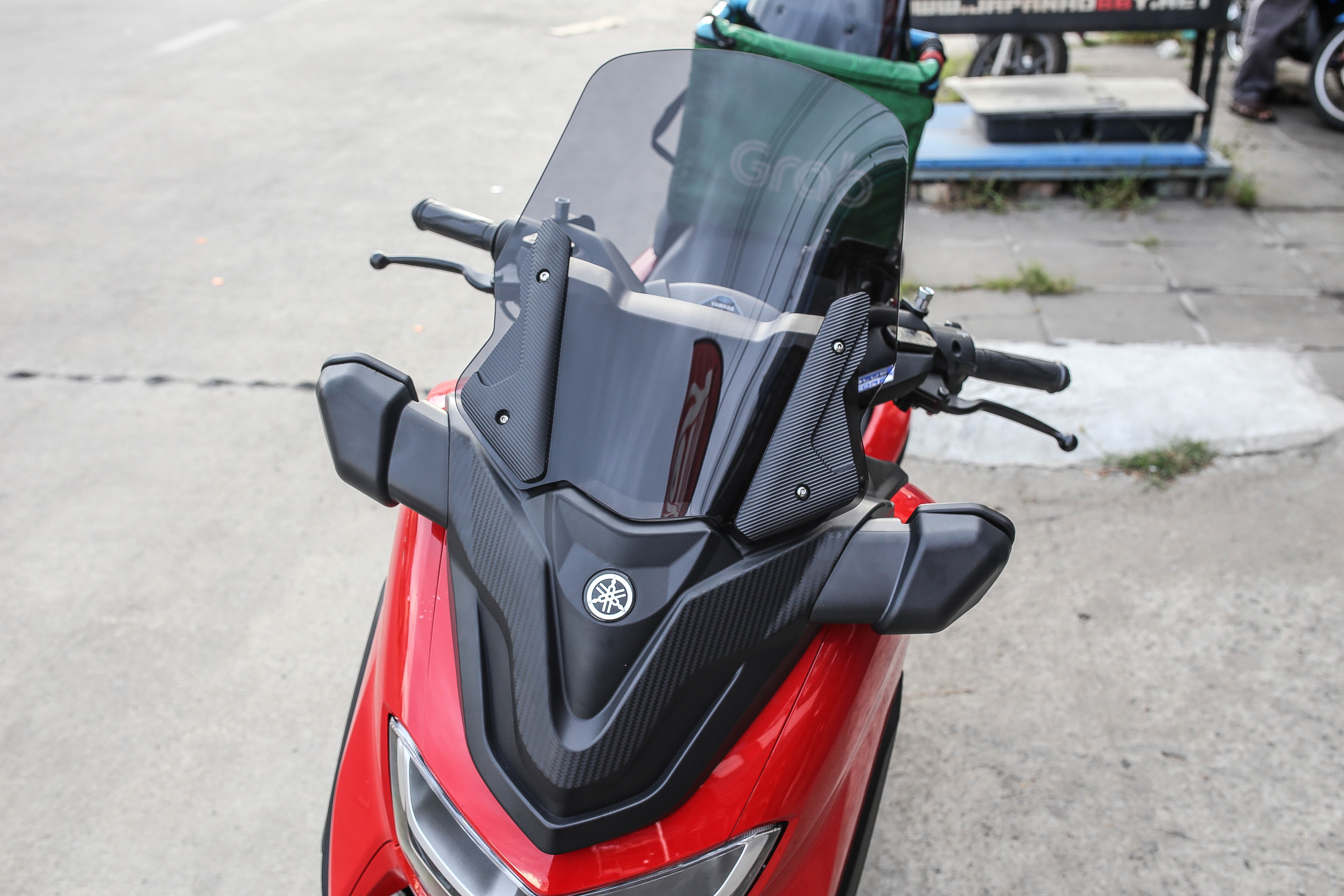 ชิวหน้าทรงสปอร์ต แบบมีกระจกมองข้างในตัว Yamaha nmax 2021 ถึง 2023 - 2,150/set - วัสดุพลาสติก ABS ฉีดขึ้นรูปพร้อมกระจกเงา - สำหรับรุ่น NMAX 2020-2023