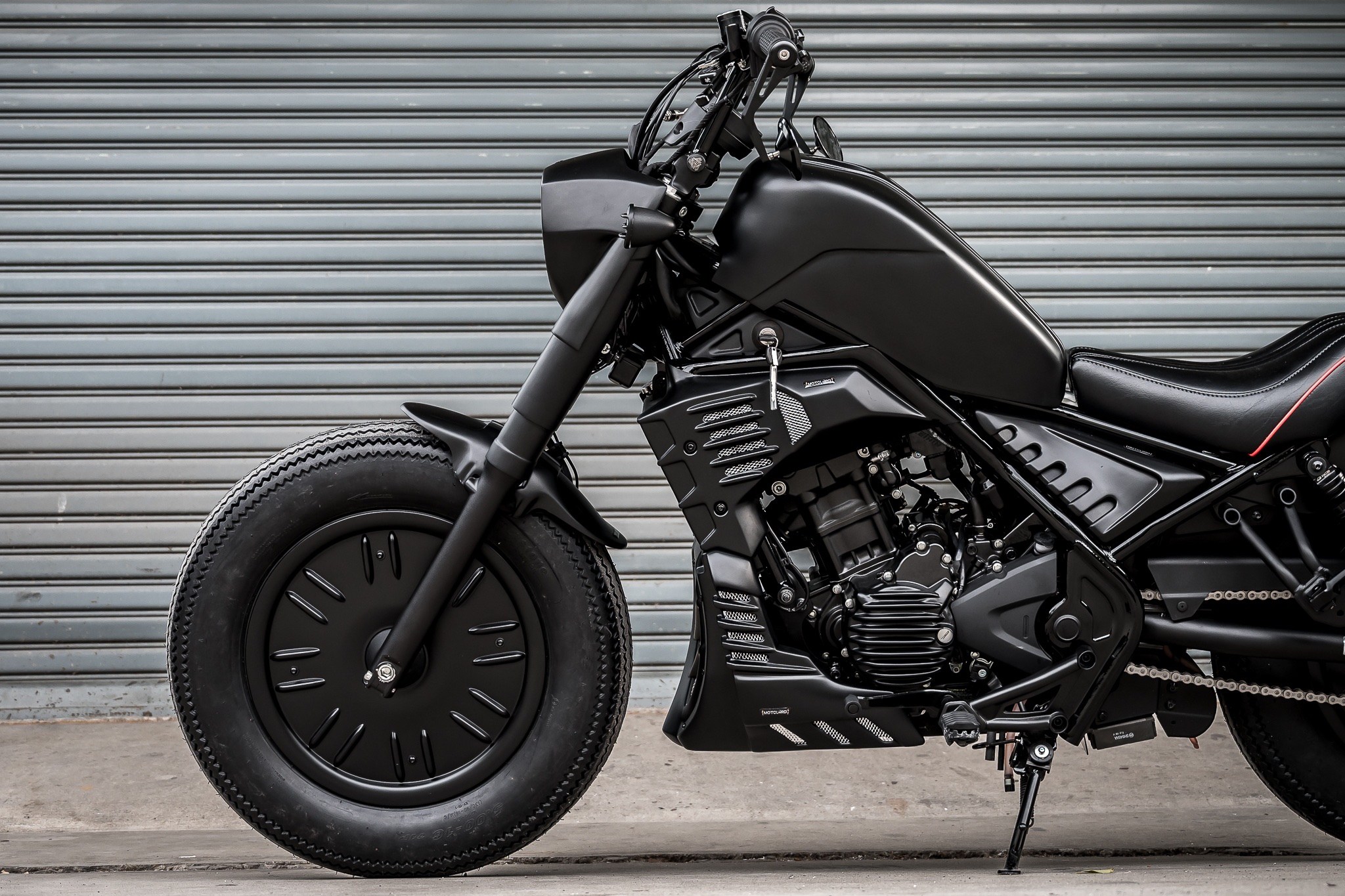 บังโคลนหน้าแต่ง(แบบสั่น)MotoLorddD V.2 1,450฿