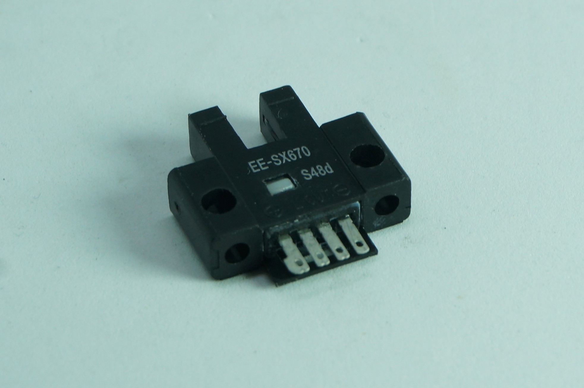 SX670 Slotted photoelectric sensor