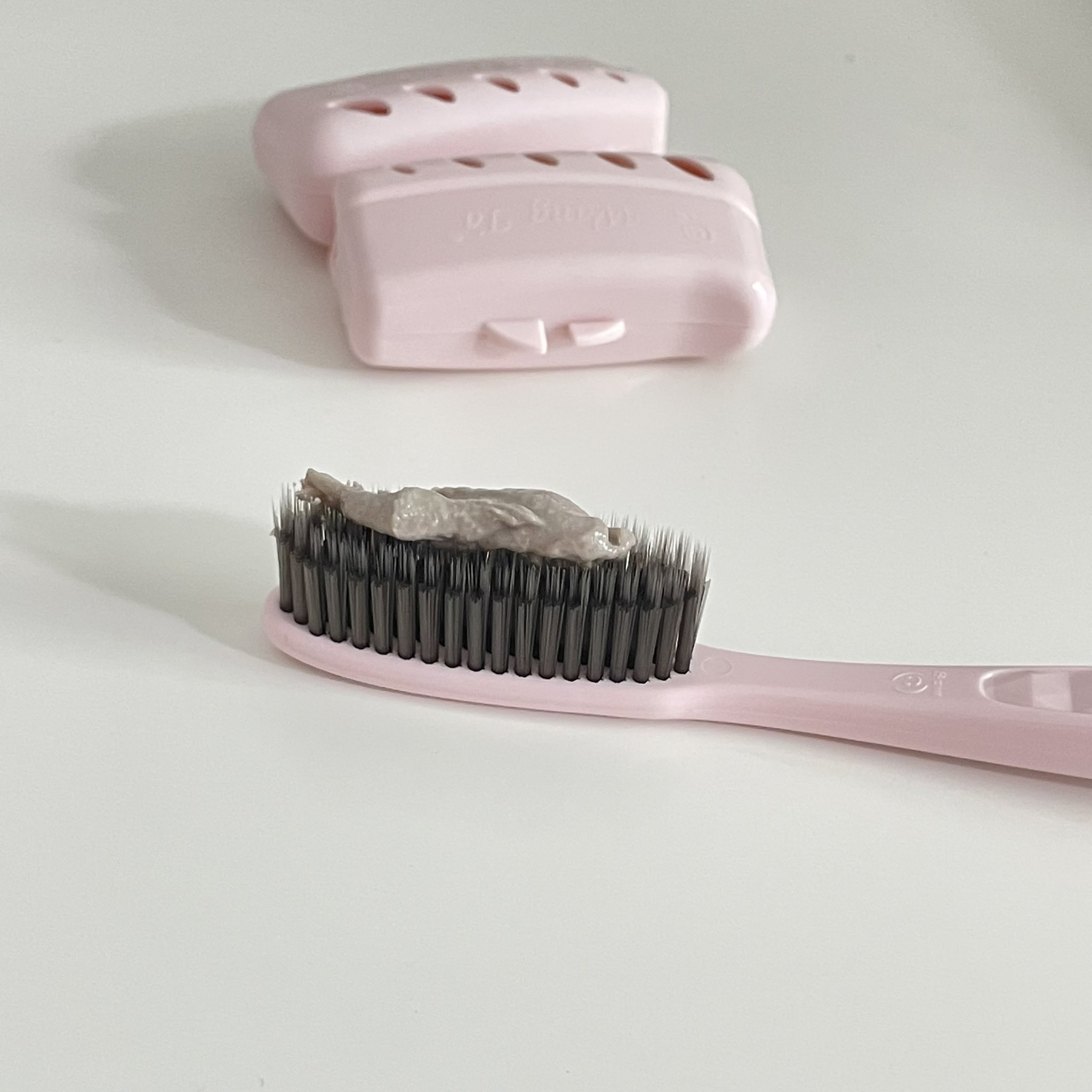 (1 ด้าม) แปรงสีฟันจองกุก DENTICON Wangta Tooth Brush แปรงสีฟันไอดอล ขนแปรงนุ่ม ขนแปลงชาโคล #คละสี