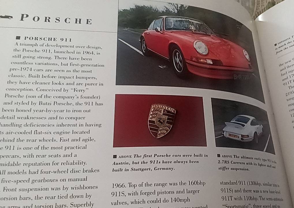 Illustrated Encyclopedia Classic Cars An authoritative A-Z of the classic car from 1945 to 1975