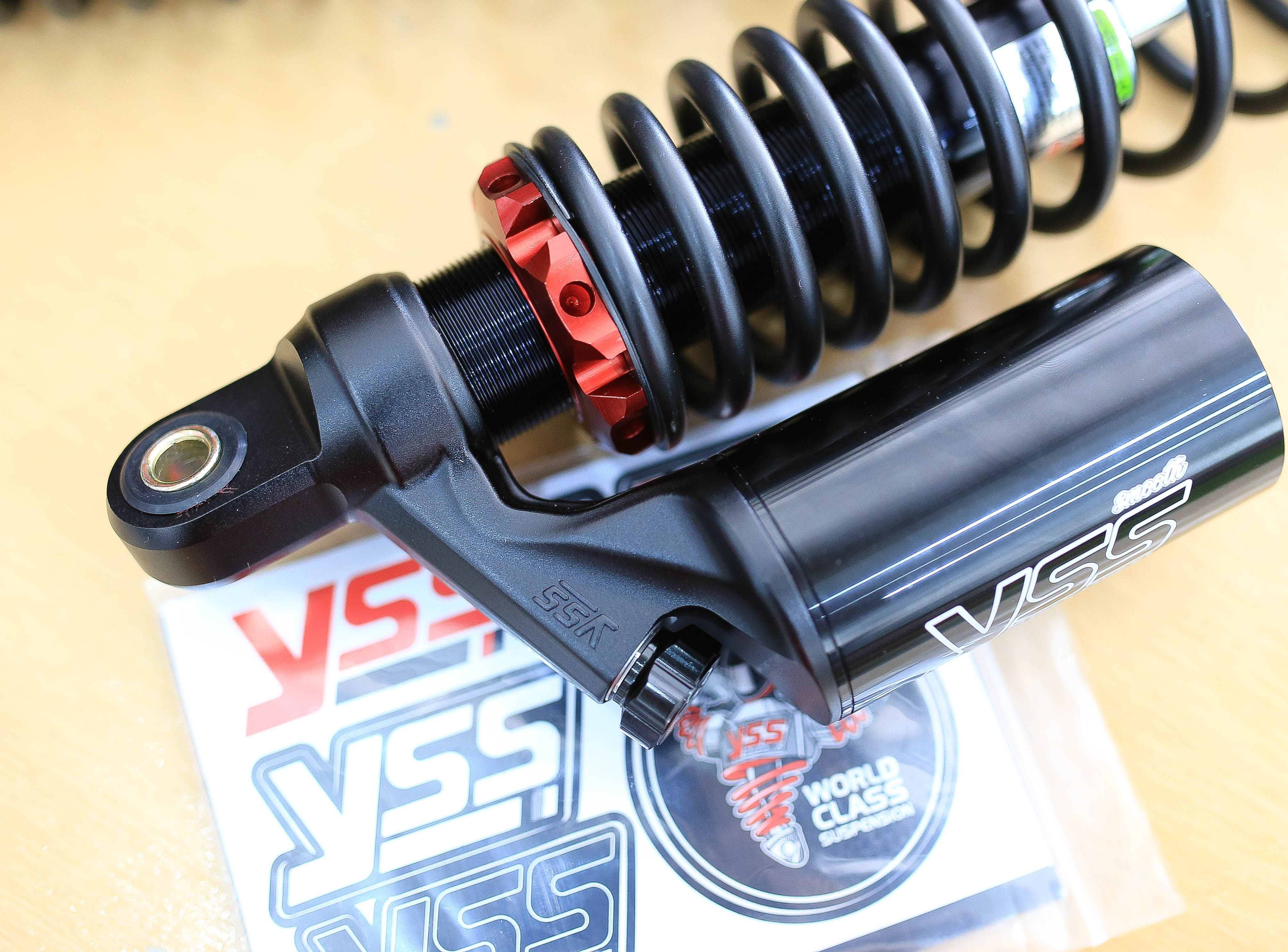 โช้ค YSS G-TX รุ่น Xmax300 BLACK SERIES TG302-350TRC 18AL88A 350mm.