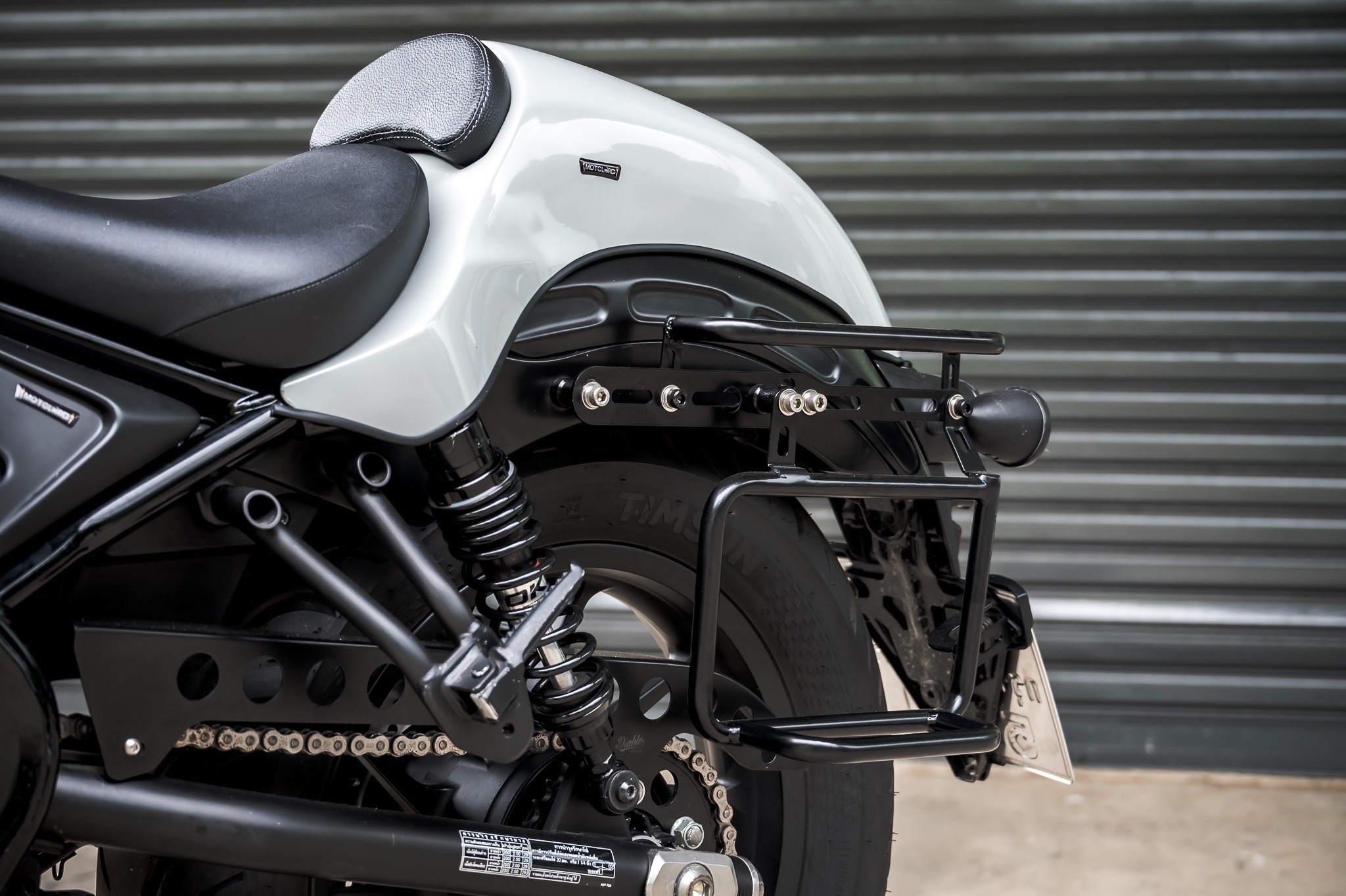 ตัวยึดกระเป๋าข้าง เหล็ก MOTOLORD rebel300/500 ราคา2990