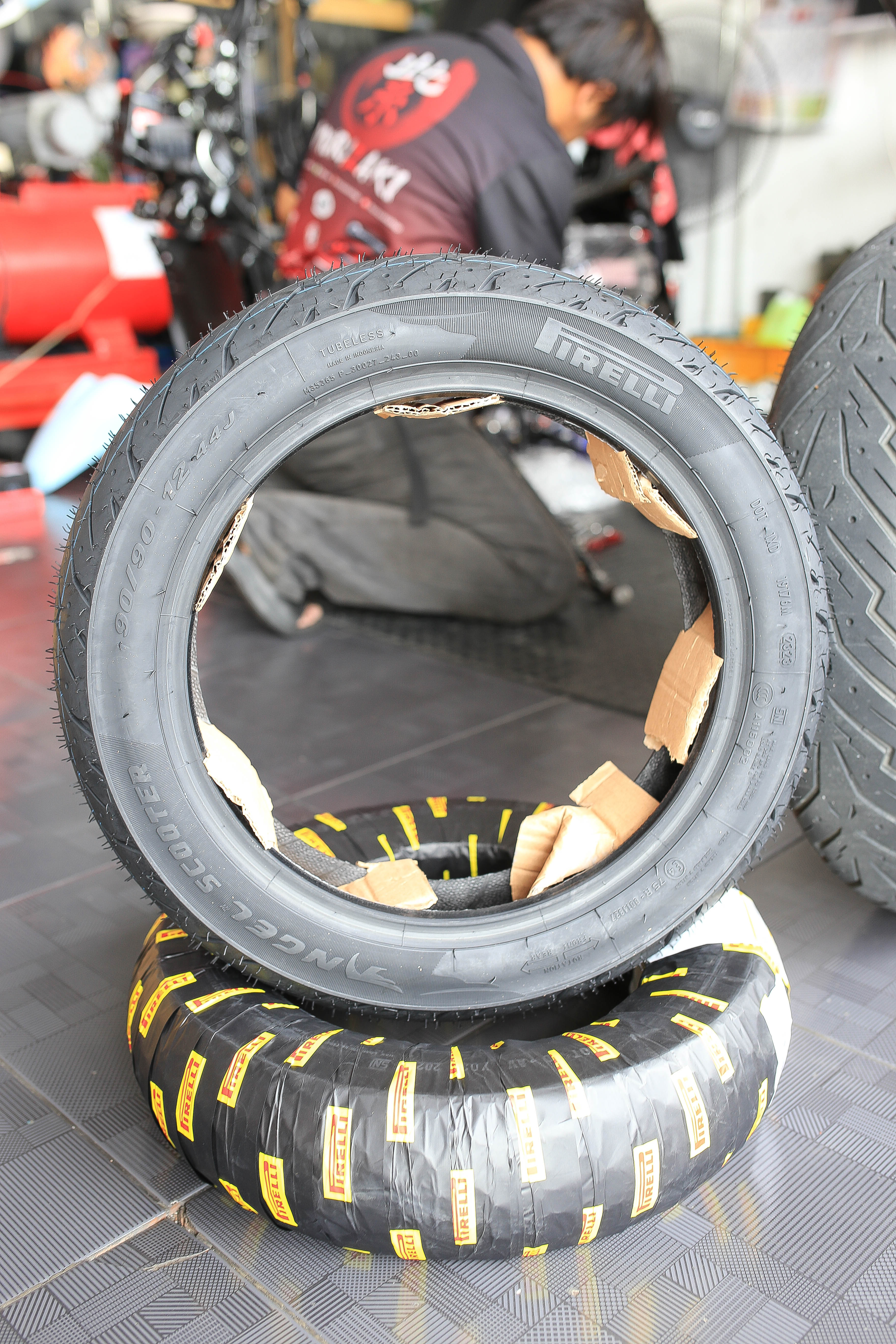 ยาง Pirelli anger Scooter 100/90-10 ราคา1600 -90/90-12- ราคา1700คู่ละ3300