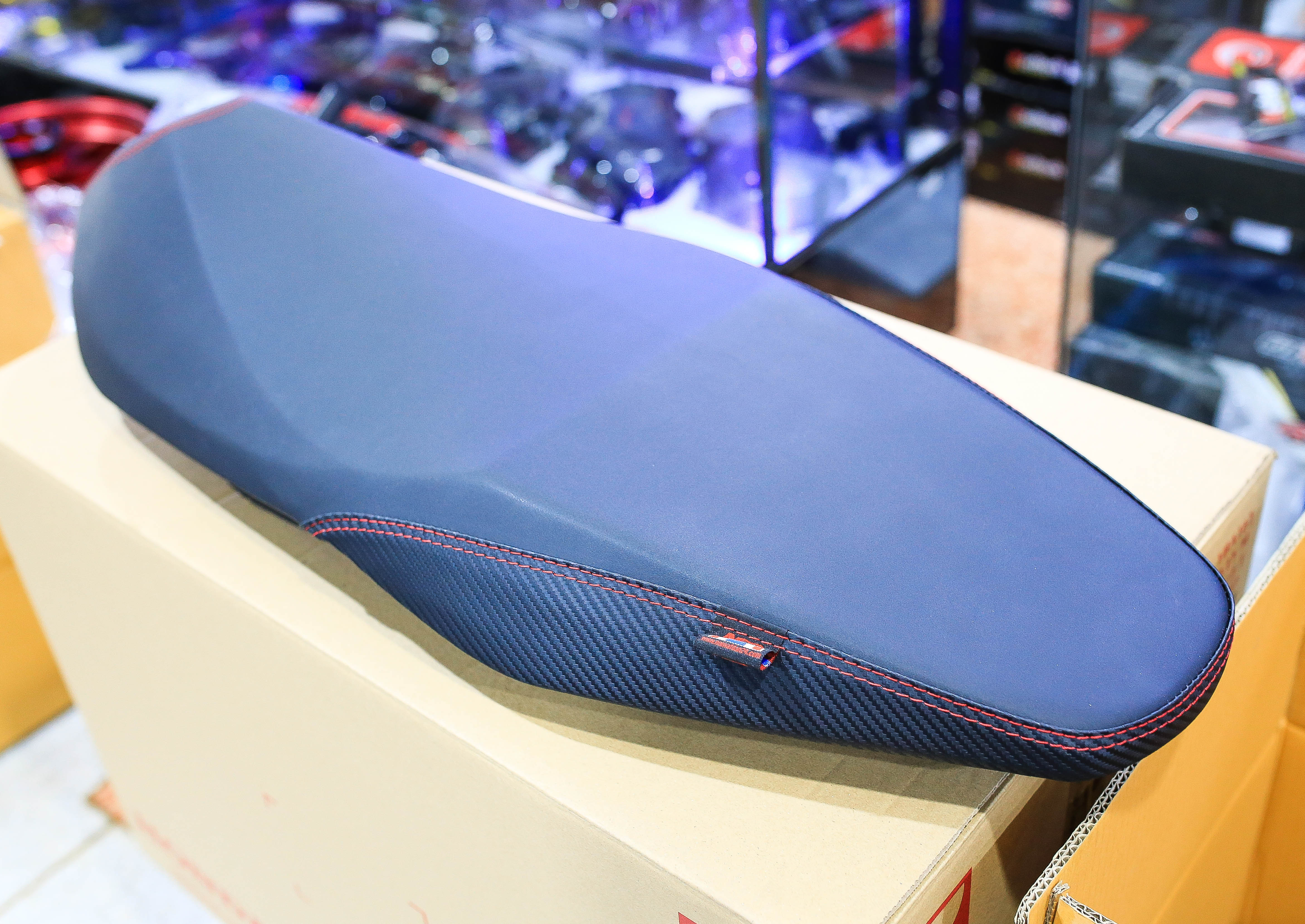 เบาะ CLICK160 ปาด2ตอนผ้าเรดเดอร์ด้ายแดง หน่อยวัดด่าน โครงเทียม