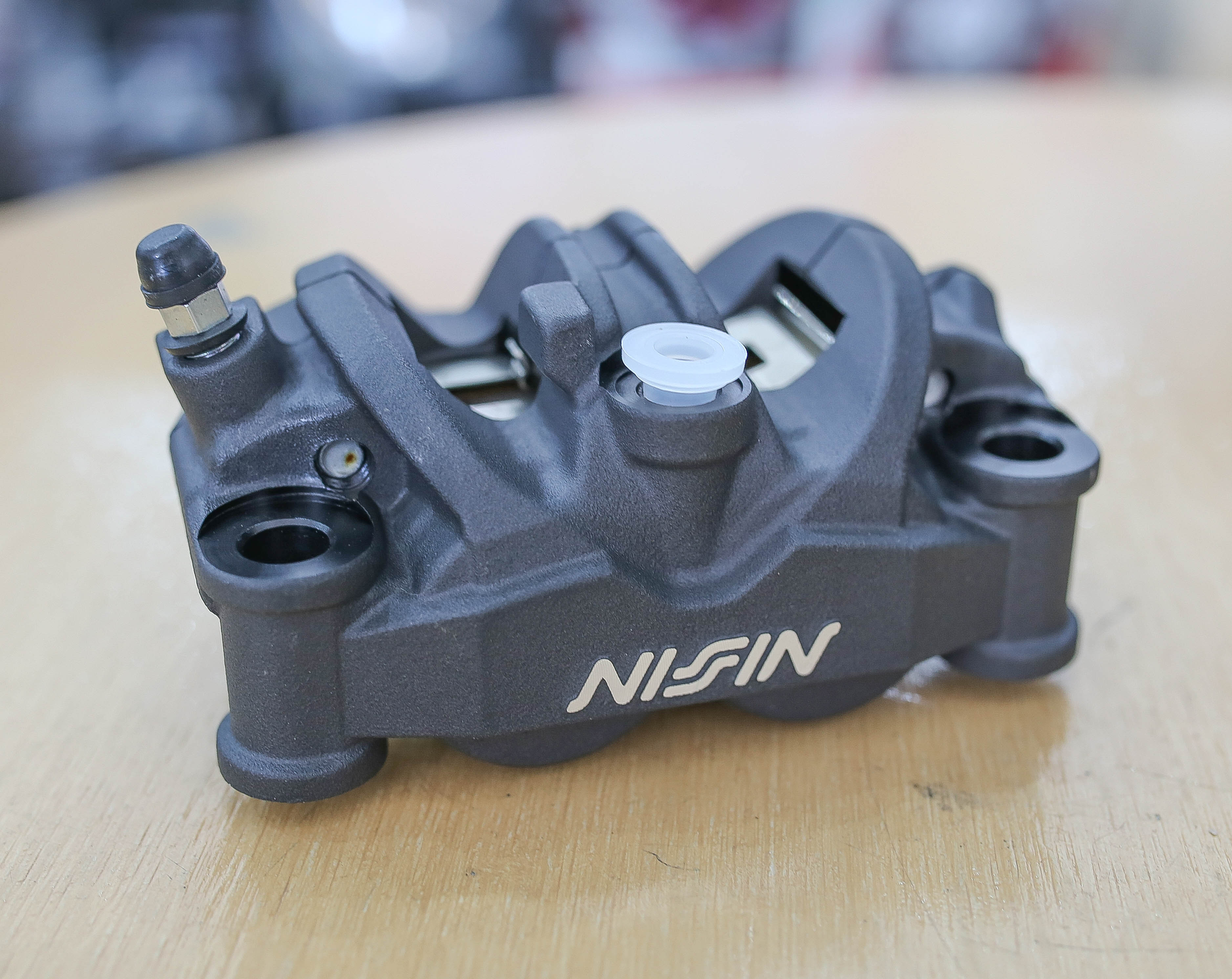 ปั๊มเบรค Nissin 4Potแท้ cbr650R ซ้าย/ขวา เบิกศูนย์แถมผ้าเบรคแท้ ราคา3000ต่อข้าง