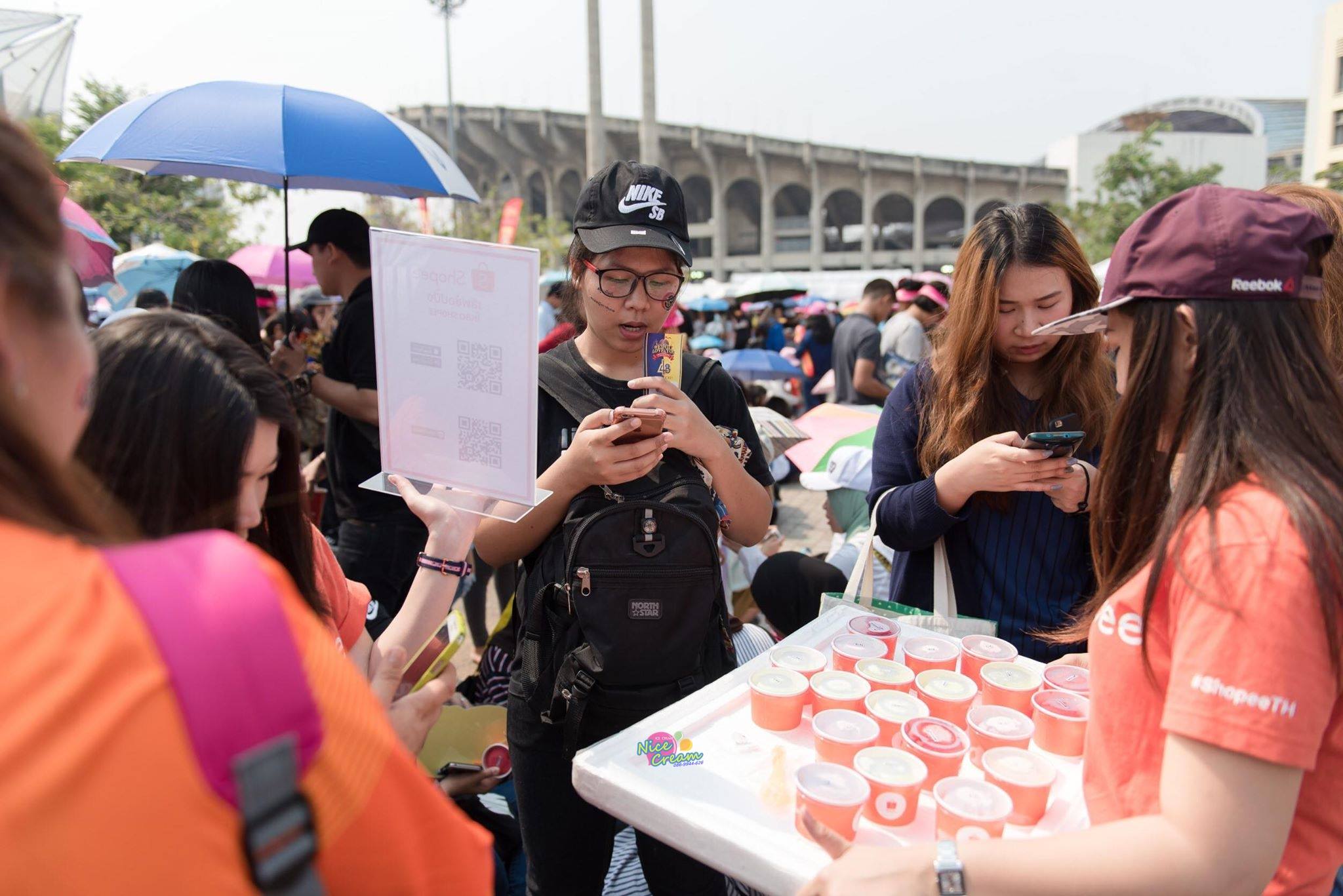 NICECREAM ขอกราบขอบพระคุณ บ.SHOPEE ที่ได้สั่งผลิตไอศครีมจำนวน 1000 ถ้วย แจกงานกีฬาสีช่อง 3 ครบรอบ 48 ปี ในวันที่ 10 มีนาคม 2561 @ ราชมังกีฬาสถาน