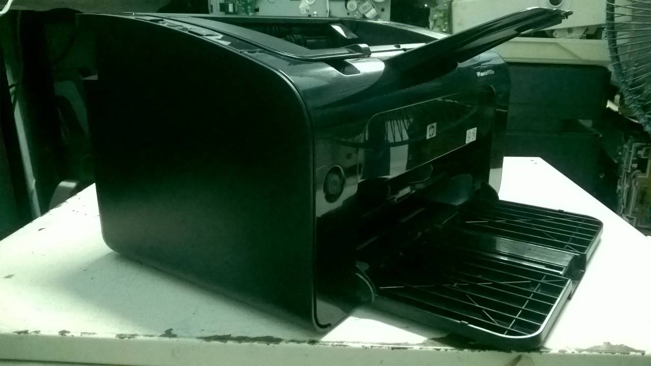 HP LASERJET P1102w