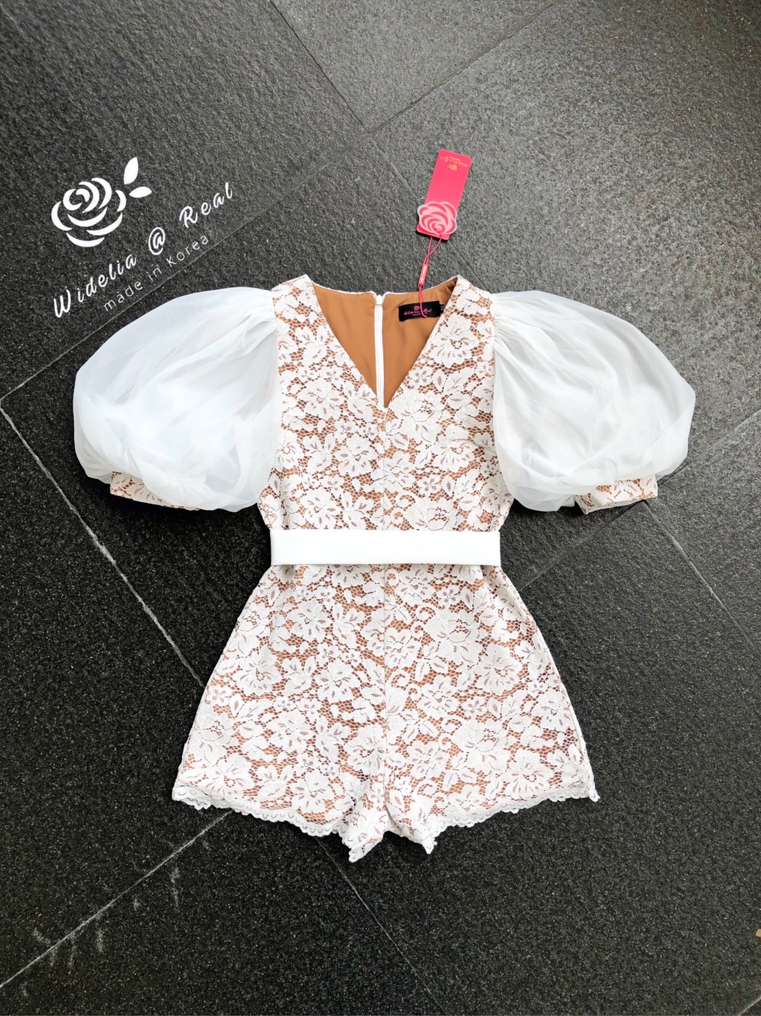Vatanika Jumpsuit จั้มสูทขาสั้นแขนพองแสนสวย (ขาว)