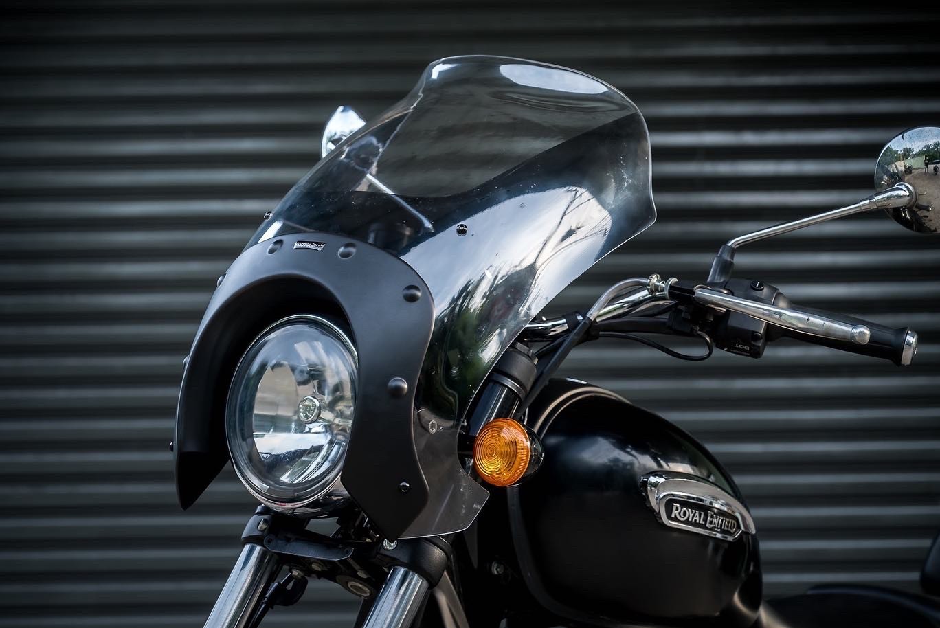 Royal Enfield METEOR 350 (เมธิออ 350) 1.หน้ากากโม่งใหญ่ 3990฿ 2.คาดกลางถัง 1950฿ 3.ครอบฝากระเป๋าข้าง 1990฿ 4.ครอบเครื่อง 2300฿ 5.แคชบาร์+อกไก่ 4700฿