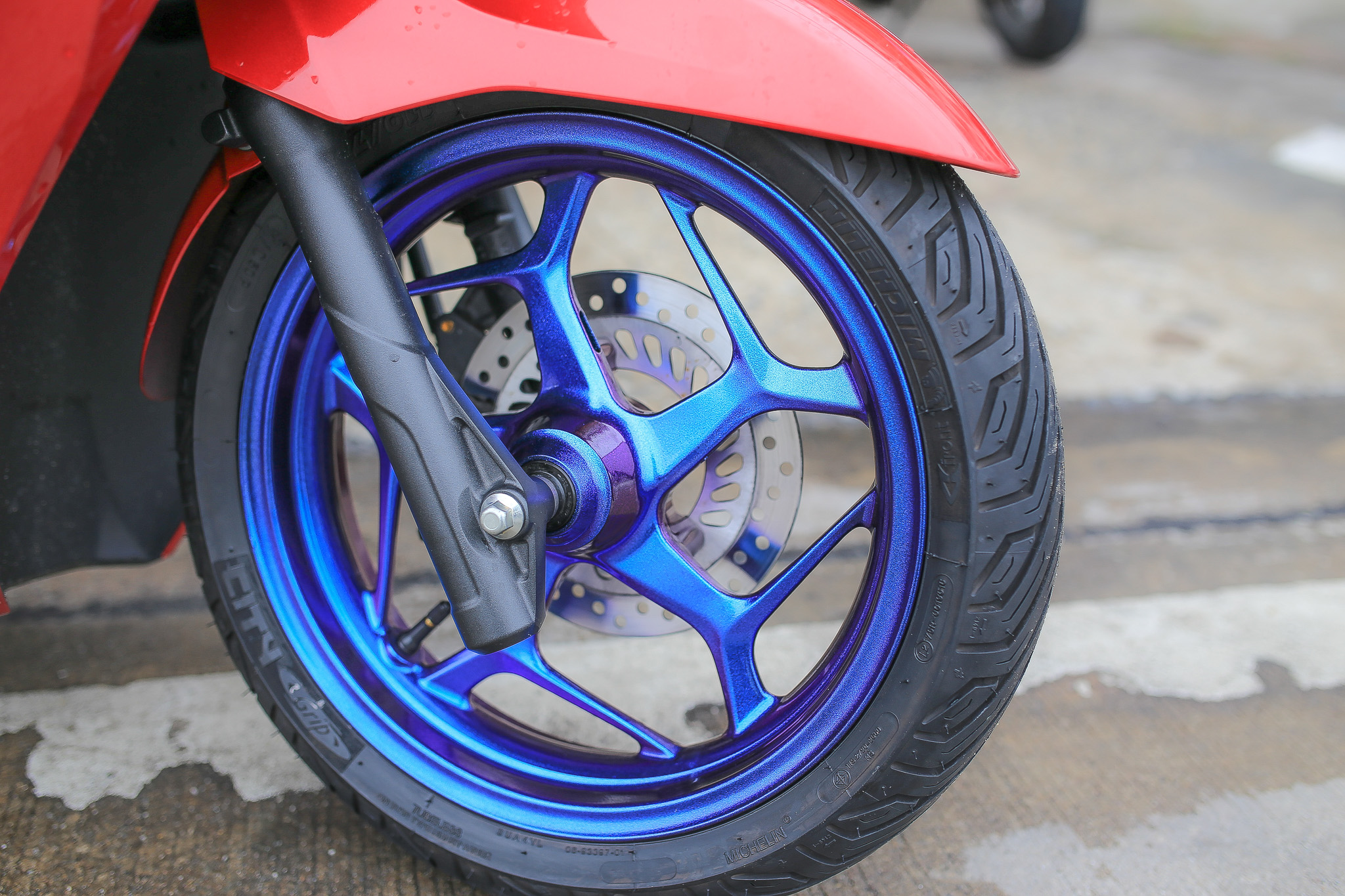 สับล้อสีม่วงเอฟเฟคพร้อมใส่ ราคา 2500 บาท สีทอง ราคา1800