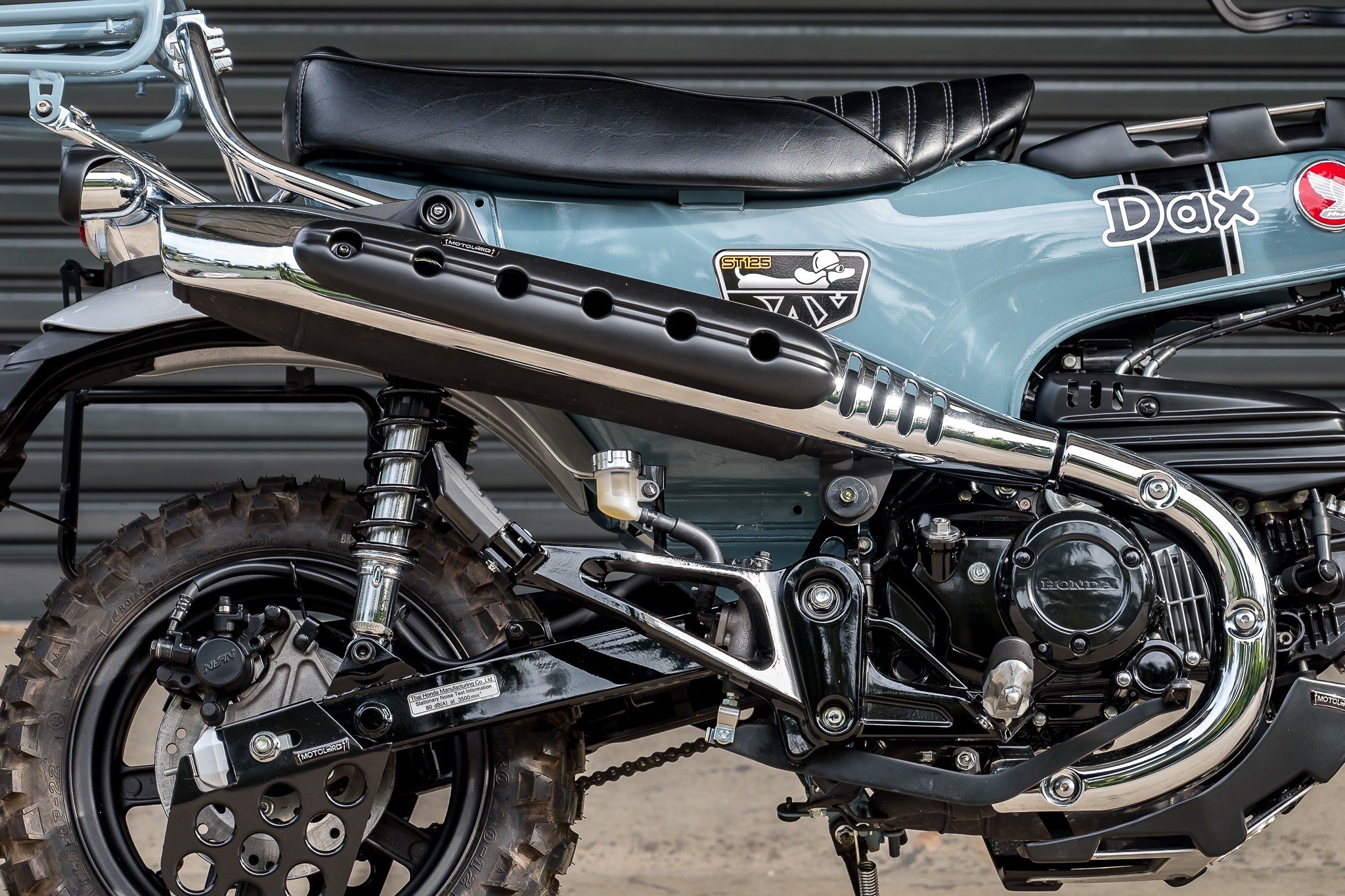 ครอบการ์ดกันร้อนท่อ MotolordD Dax125 1500฿