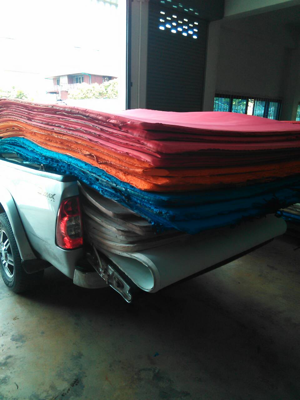 แผ่นยางEVA กันกระแทก สีสดต่างๆ หนา 30 มิล กว้าง 130 cm.ยาว 240 cm.