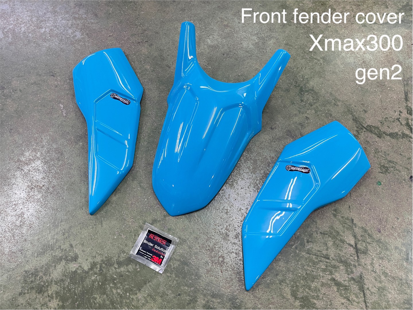 Xmax300 Body kit MotozAAA Body kit 1). ครอบหน้ากากหน้า Front fairing cover 1500฿ 2). ครอบกาบอกซ้าย-ขวา Big side fairing cover 2790฿ 3). ครอบบังโคลนหน้า Front fender cover แบบ3ชิ้น (ชุดเต็ม ) 2100 แบบ2ชิ้น (ข้าง R/L ) 1490฿ ( ลายเคฟล่า +250฿ ) 4). ครอบปีกข