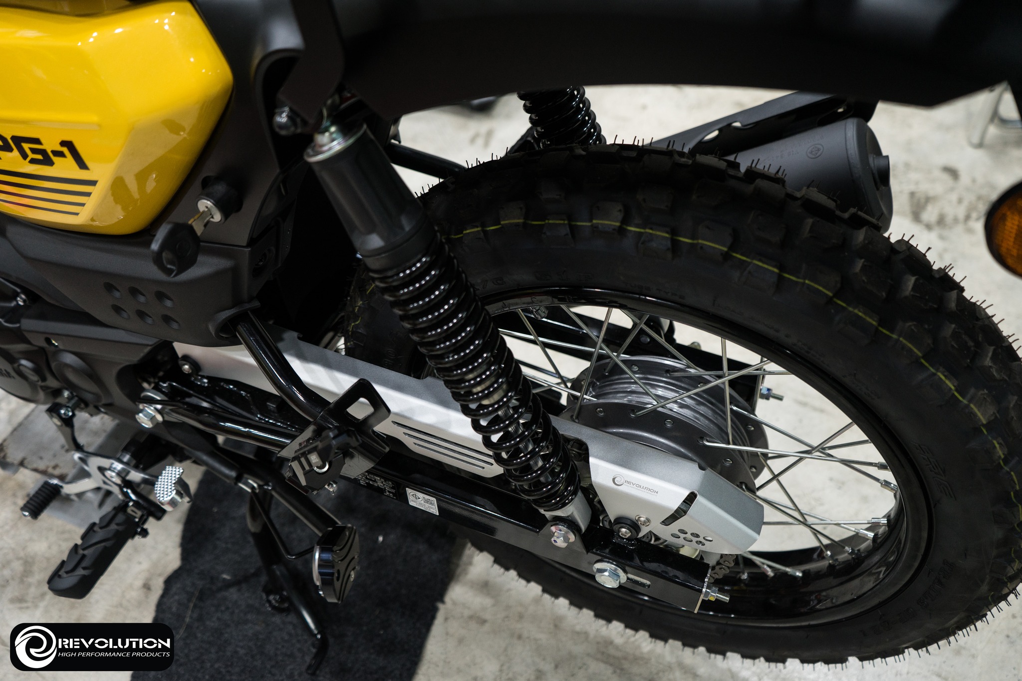 บังโซ่ซีก (มีเนียม) 2D REVOLUTION PG-1 มี 2 สีให้เลือก เงิน,ดำ ราคา 1350 บาท