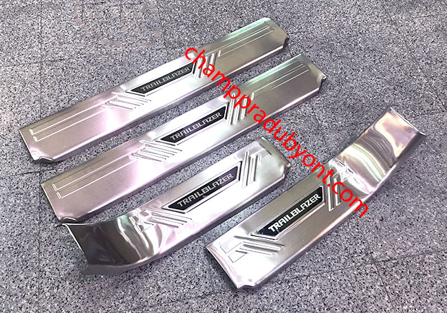 ชายบันไดสแตนเลส CHEVROLET TRAILBLAZER แบบครอบเต็ม