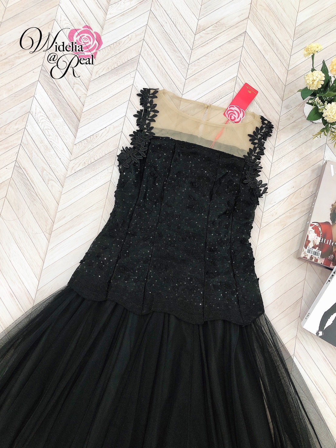 Korea Dress เดรสตัวยาว แขนกุด ช่วงบนเนื้อผ้าลูกไม้ปักเลื่อม