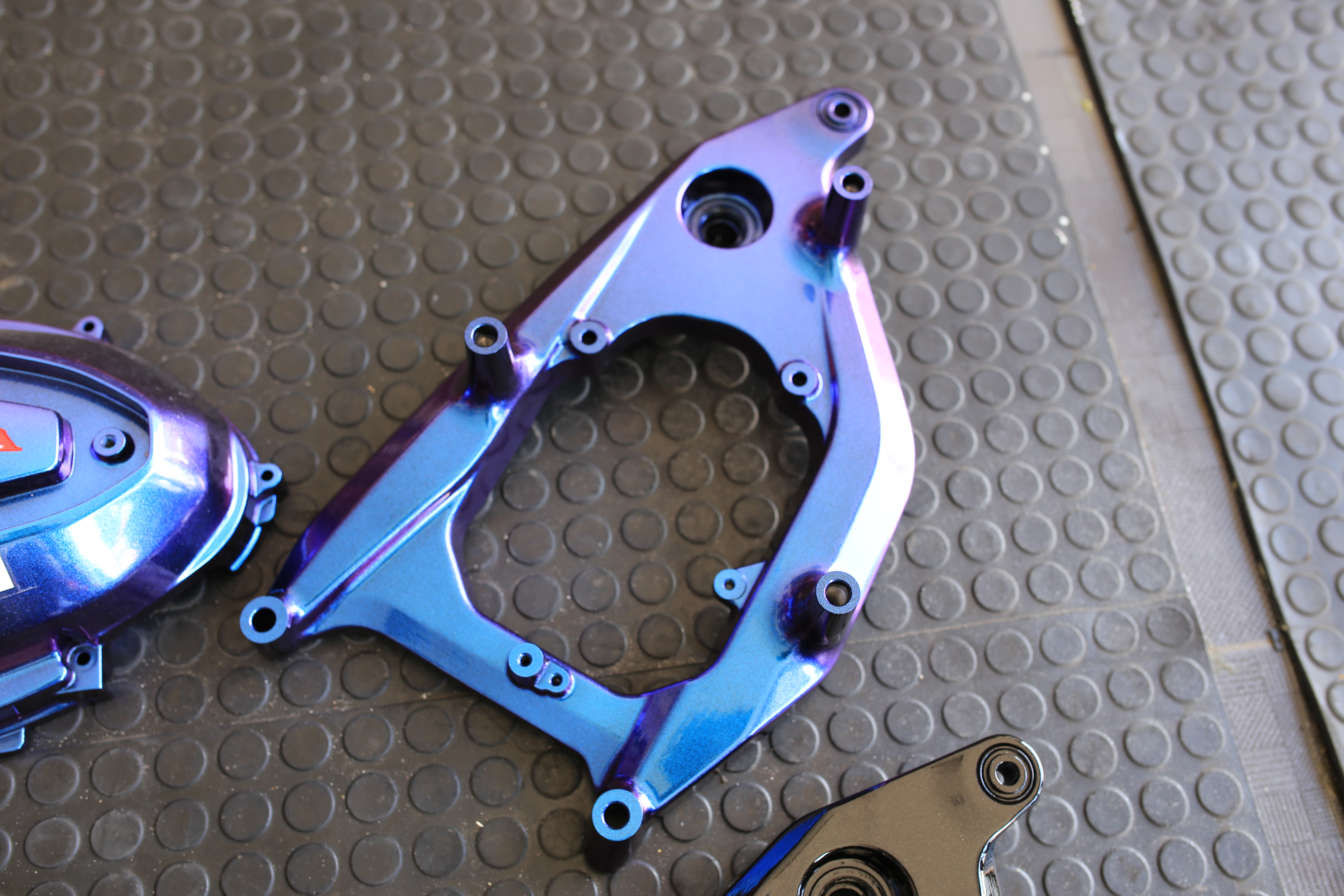 สวิงอาร์ม Forza350 ราคาแลก สีดำ1000 สีไทเท1200