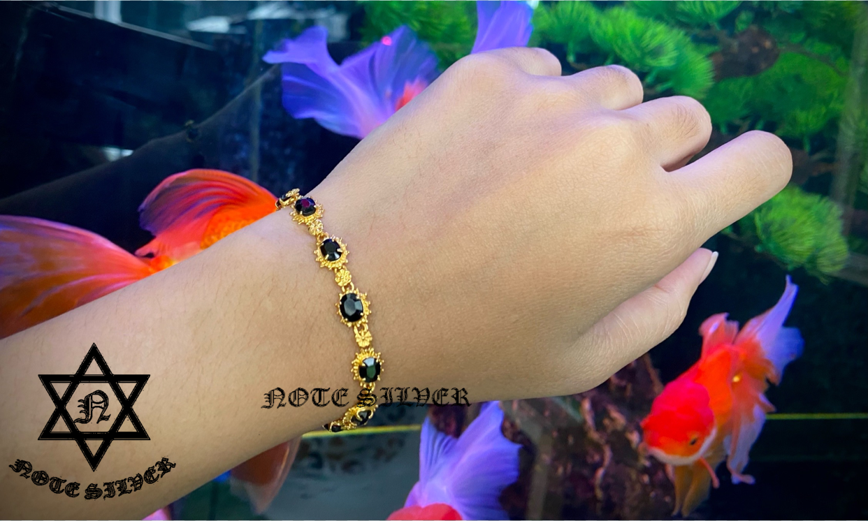 ข้อมือทองคำแท้ 18K Gold ฝังนิลแท้ (มีเซต) NSGD2877