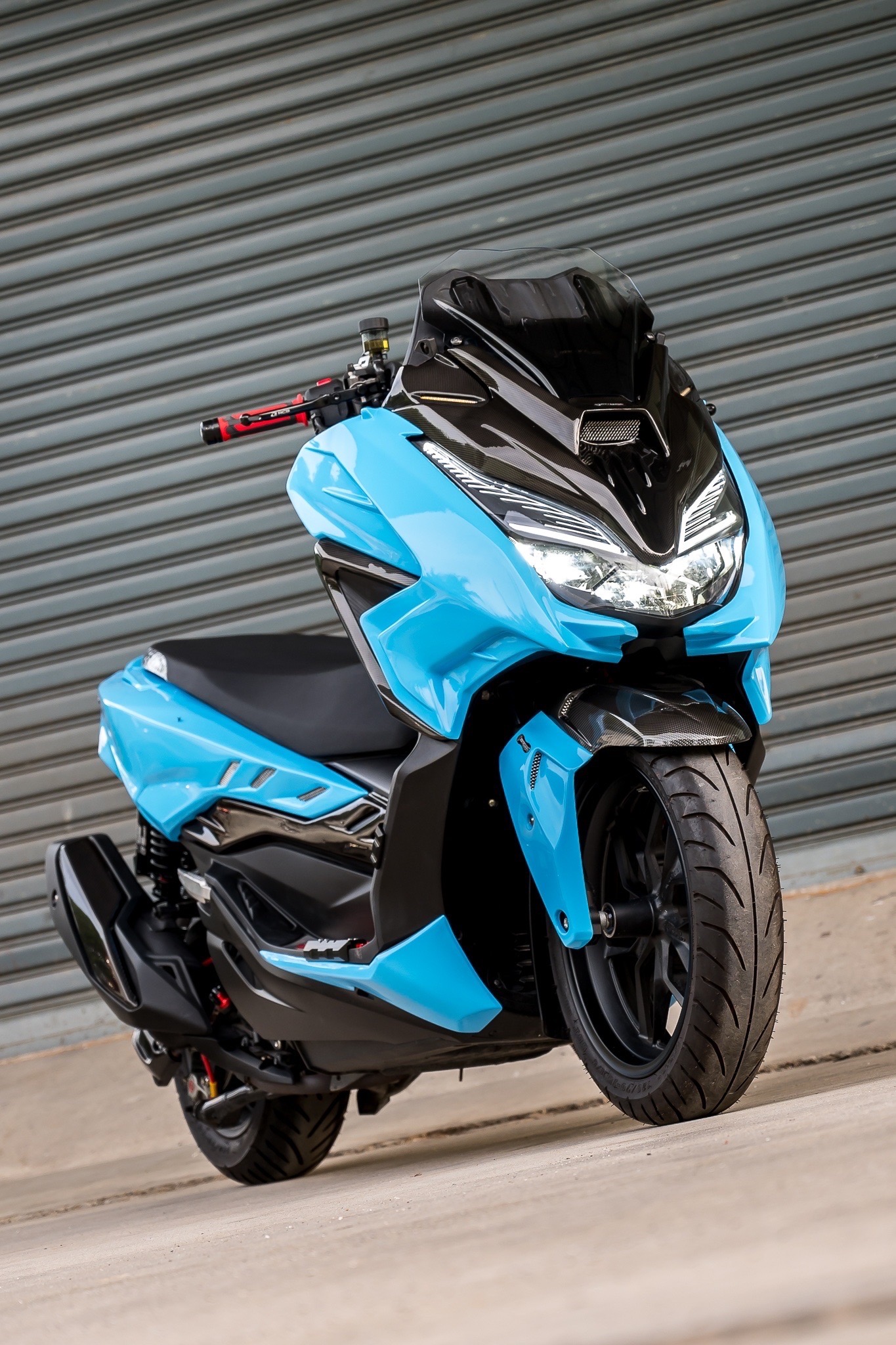 ครอบบังโคลนหน้า MOTOZAAA FORZA 350 2500฿ มีสีตามตัวรถสีอืนต้องสั่ง