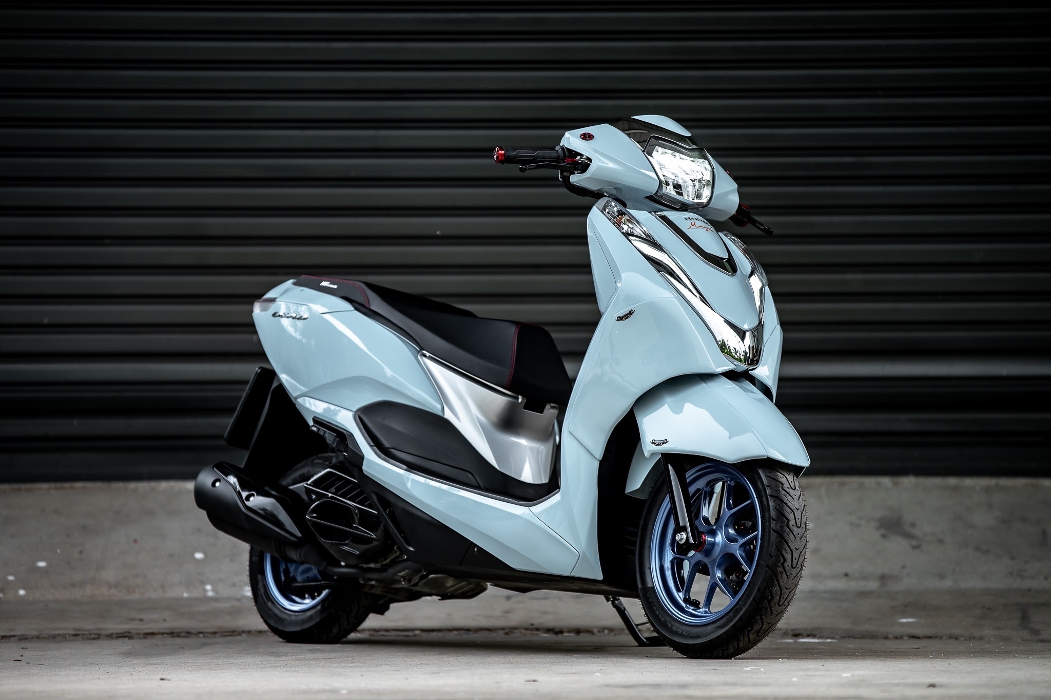 ปิดข้างบังโคลนหน้า Front fender cowl 1550฿( สีพื้นพร้อมพ่น ) 1850฿ ( สีขาว , สีดำ