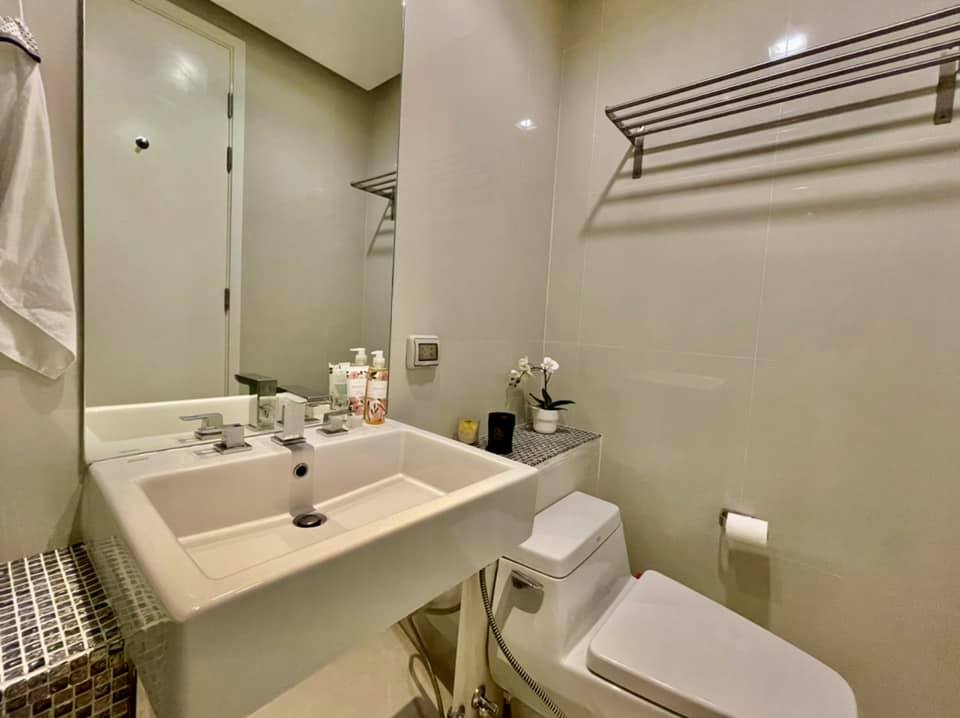 อีควิน็อคซ์ พหล-วิภา - Equinox Phahol-Vipha