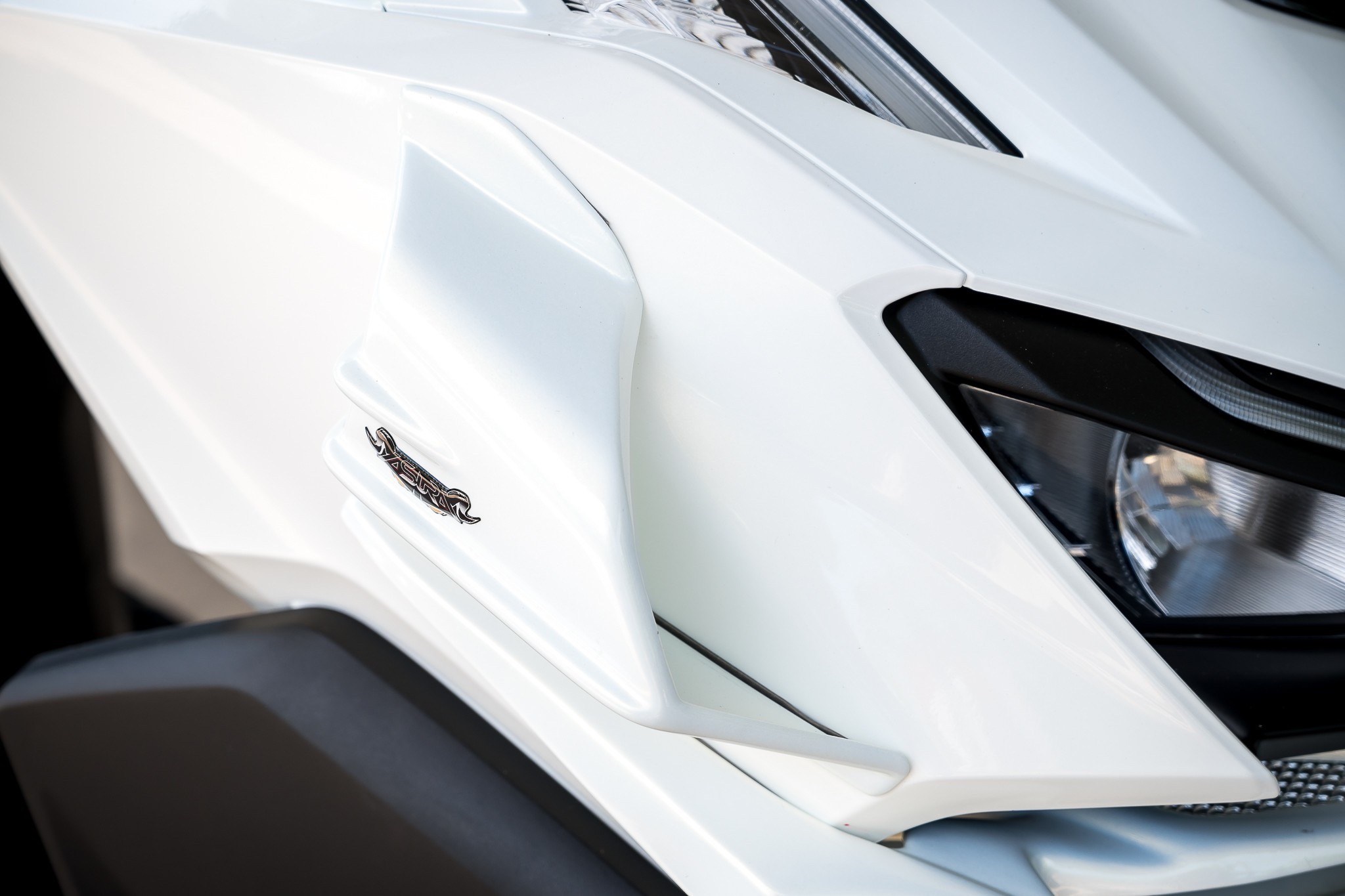 แลมแอร์ AsurA Click160 950฿ (ขาว ,ดำด้าน,แดง)