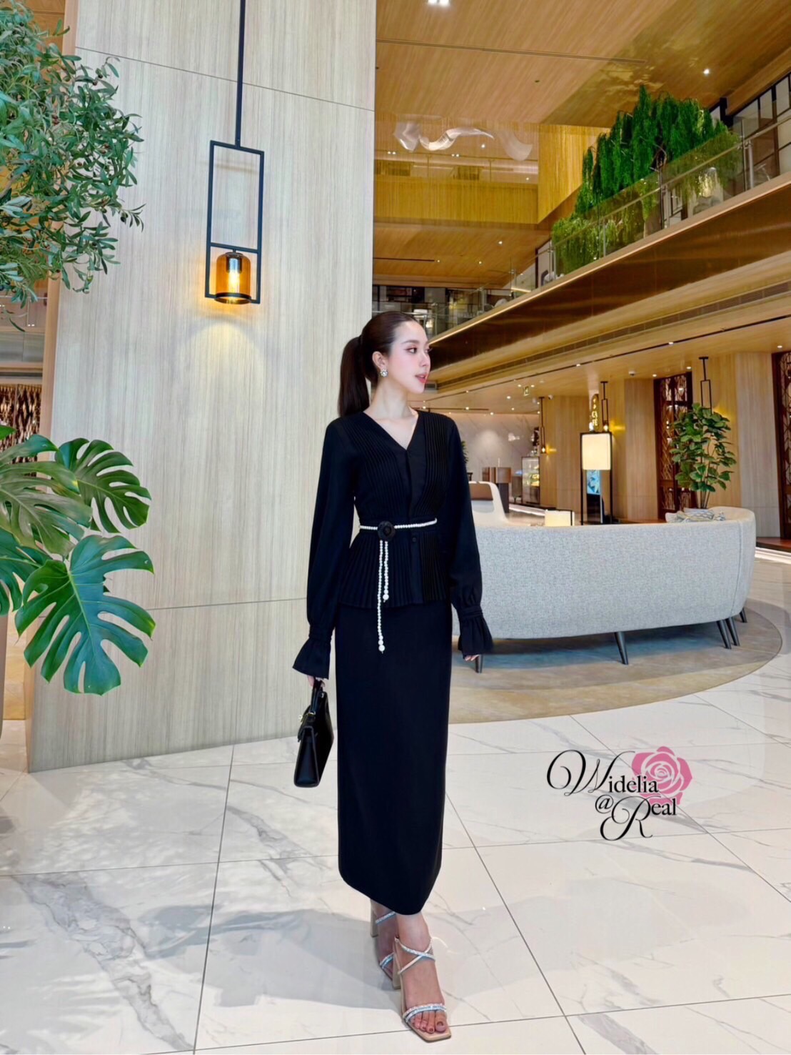 Korea Set 3ชิ้น เสื้อแขนยาว+กระโปรงยาวทรงสอบ+เข็มขัดไข่มุก