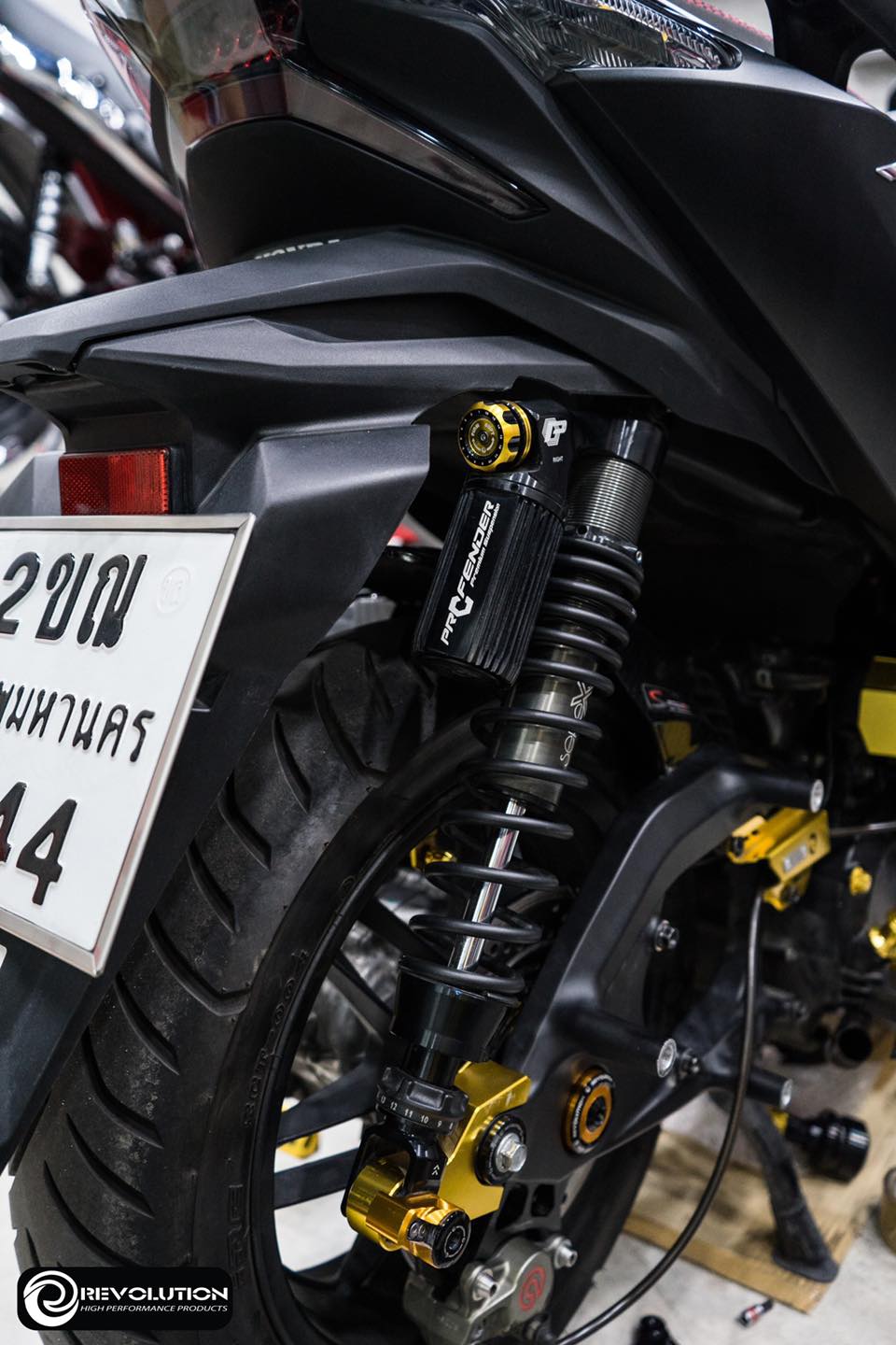 หมุดปรับคอมเพชชั่นโช๊คหลัง pro fender ex series ทุกรุ่น Revolution 2โทน มี6สี ราคา950