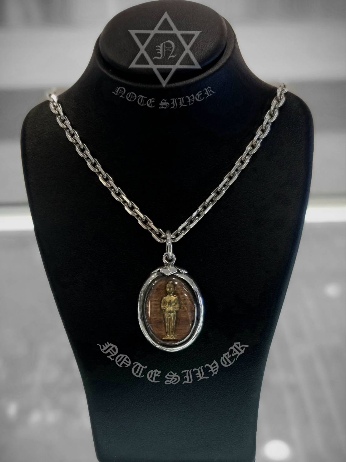 กรอบผ่าหวายเหรียญไม้สักปั้ม ไอ้ไข่เด็กวัดเจดีย์รุ่นสรงน้ำ ปี 63 เงินแท้ Sterling Silver 925 NSSV3049