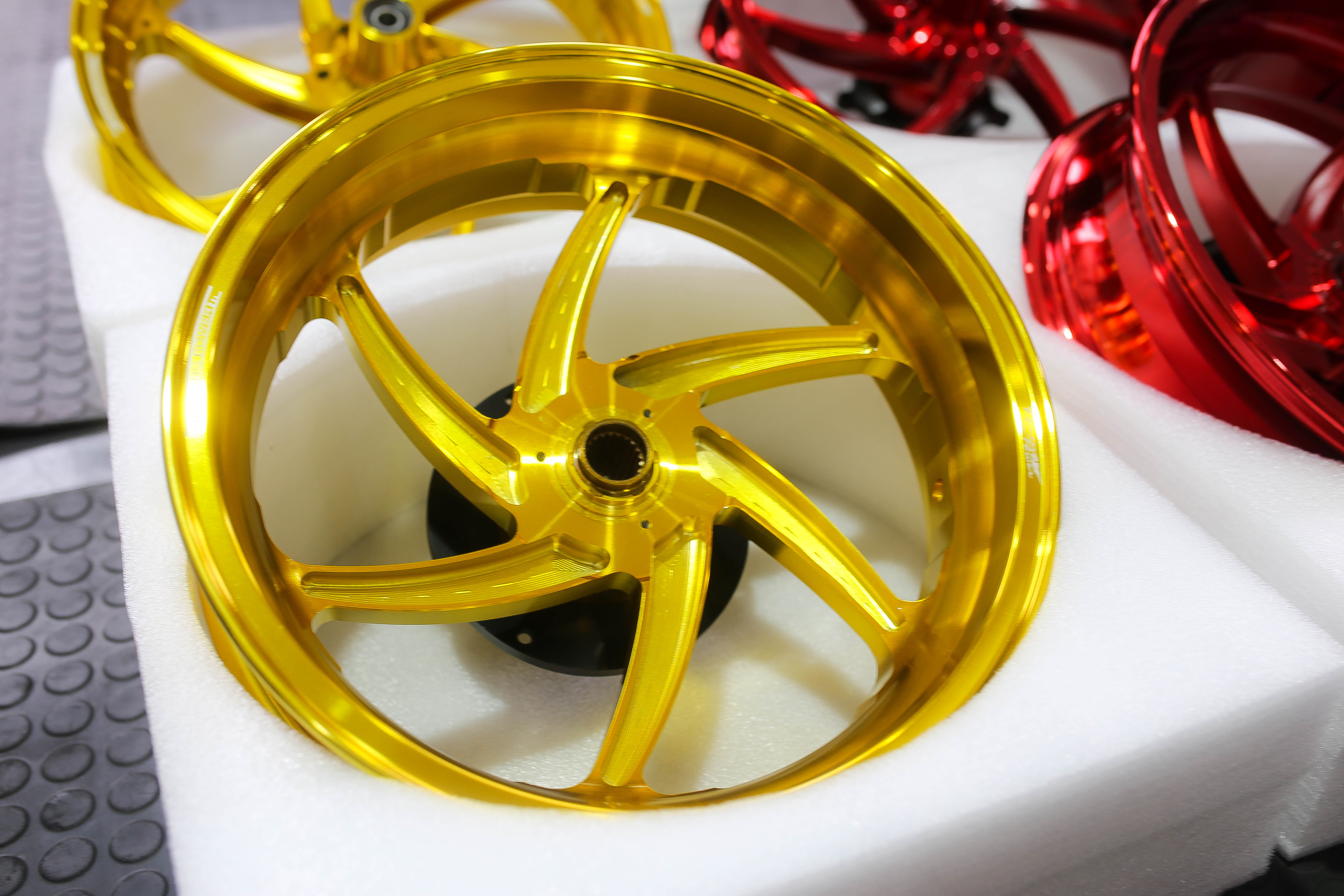 ล้อแม็กXmax Racingpower น้ำหนักเบา แข็งแรง มีประกันสินค้า มีสีทอง แดง น้ำเงิน ดำ ม่วง เขียว