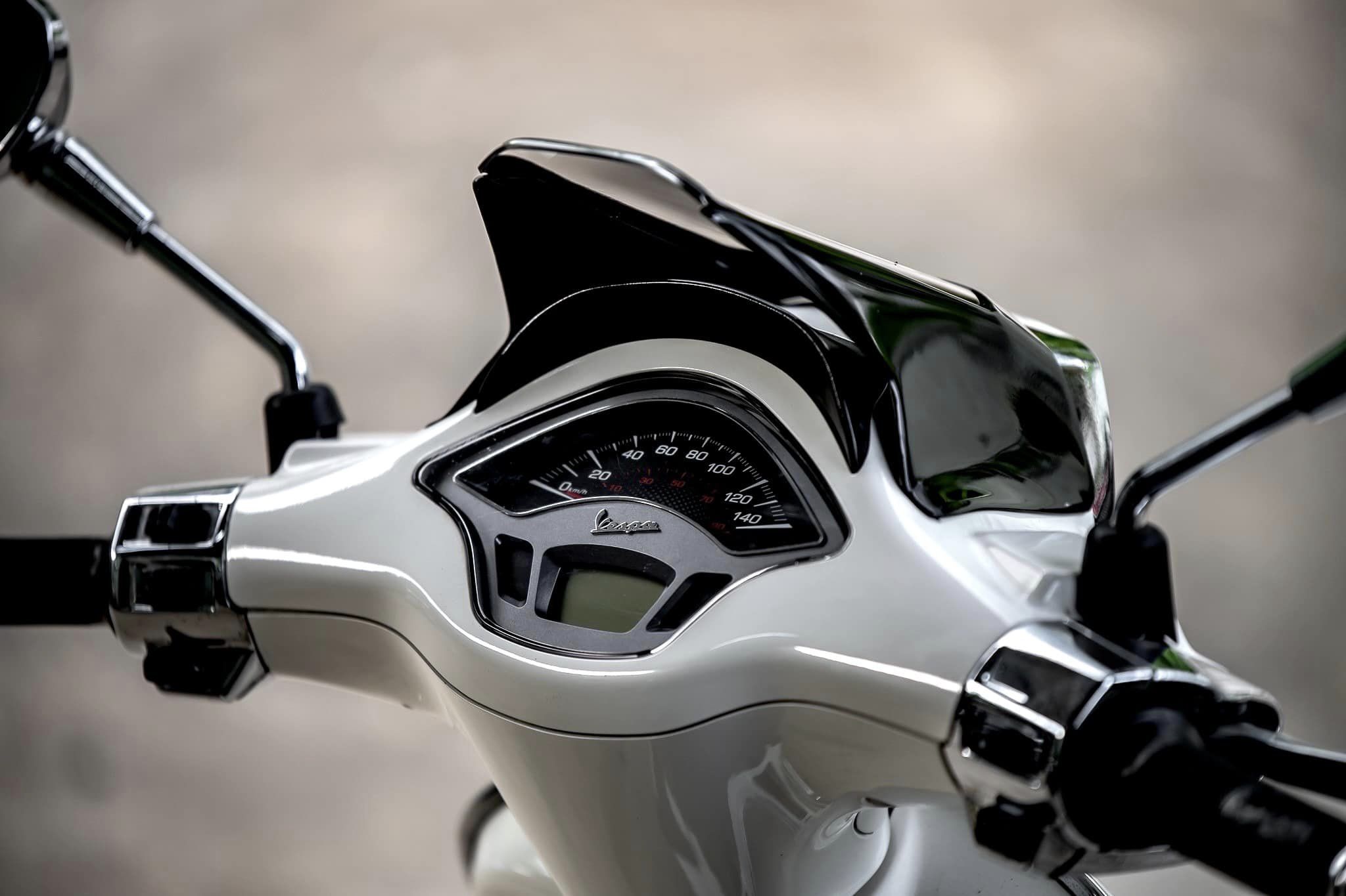 ชิวหน้า Vespa Sprint150 i-get MotolordD 1700฿ -สีใส -สีชาอ่อน