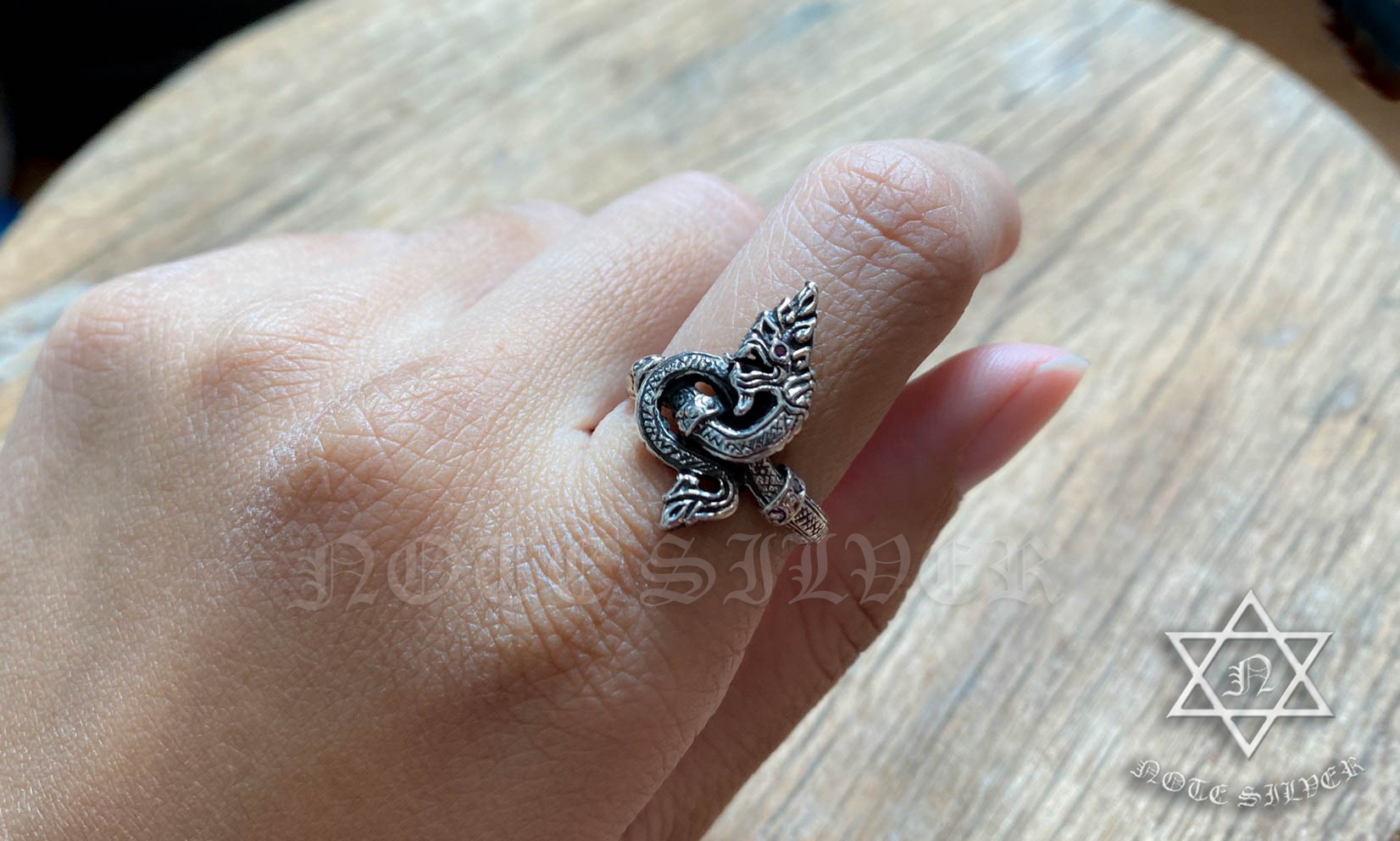 แหวนเงินแท้ ลายพญานาค ดวงตาฝัง ทับทิมแท้ Sterling Silver 925 NSRG1878