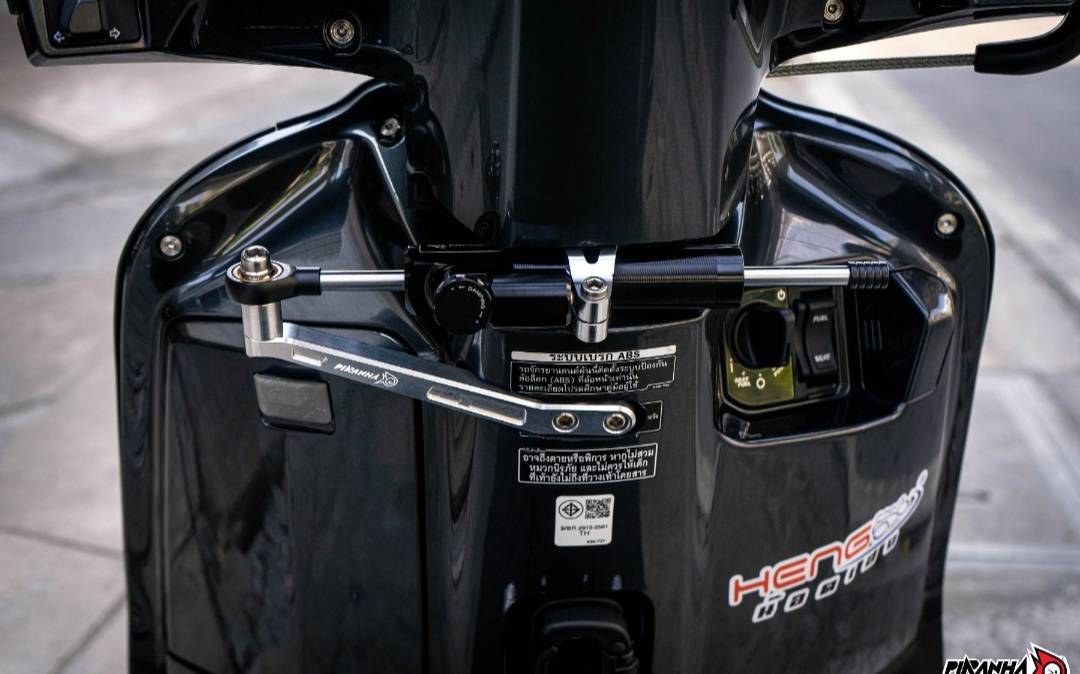 ขายึดกันสะบัด CNC GIORNO+ PIRANHA (สำหรับโช๊คกันสะบัดรูปทรง Hyper Pro เท่านั้น) มีสีดำ สีเงิน ราคา2180 ไม่รวมกันสะบัด