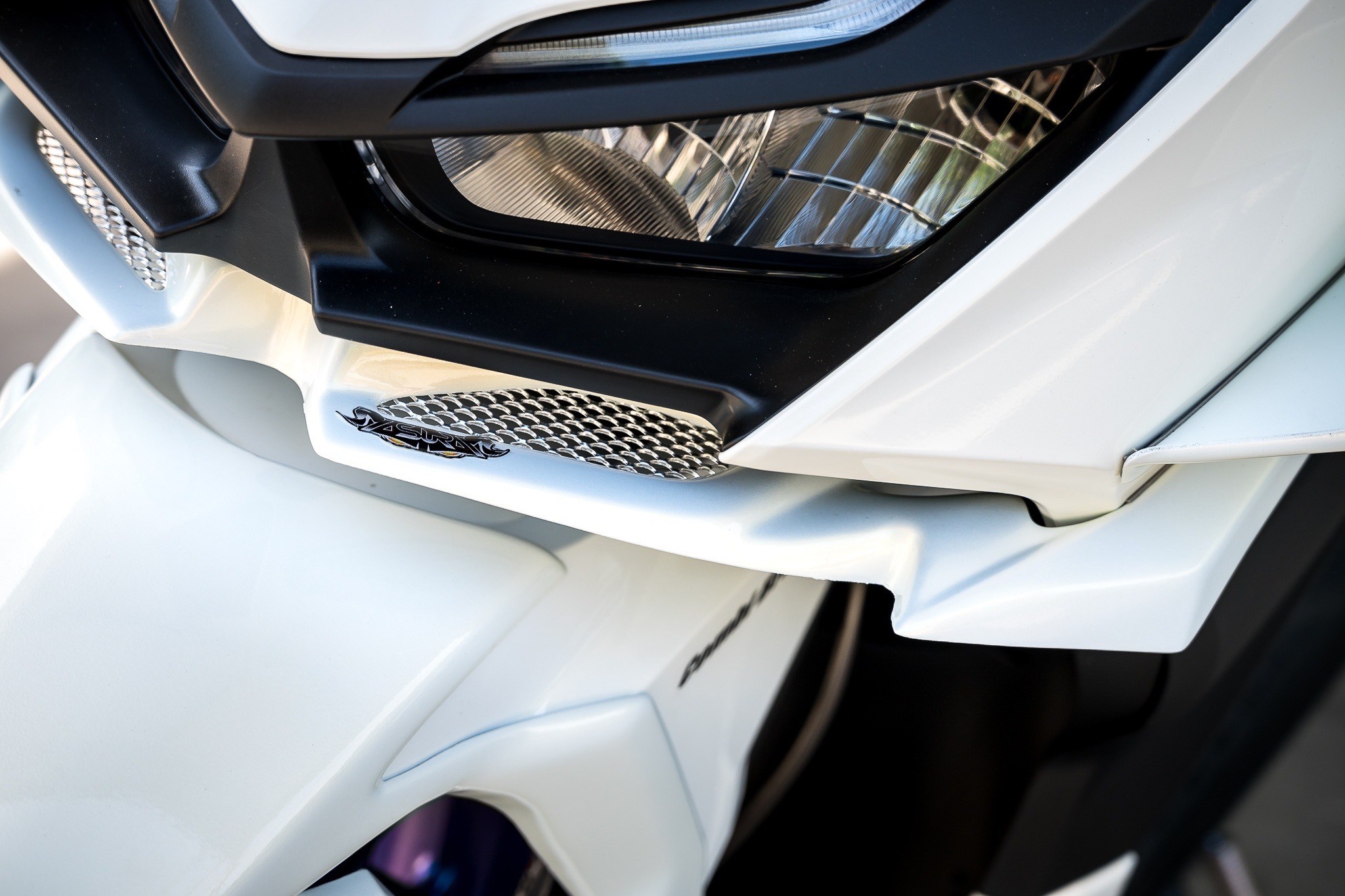 วิงเลท AsurA Click160 1200฿ (ขาว ,ดำด้าน,แดง)