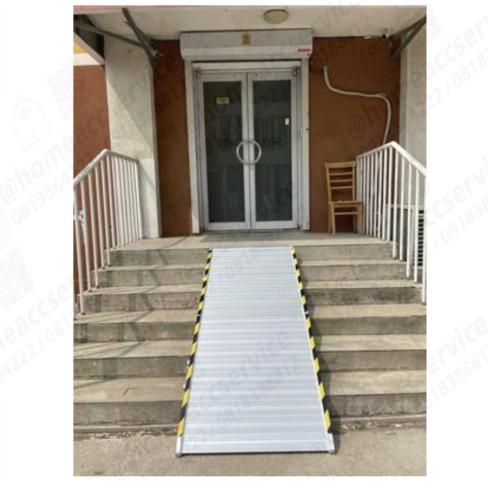 ทางลาดรถเข็นอลูมิเนียมยาวพิเศษ230ซม. (230x75x5.5cm) มีขาตั้ง พกพา พับครึ่งด้านยาว หนัก20.5kg **มีของพร้อมส่ง - Aluminium Ramp 230x75x5.5cm 20 kg