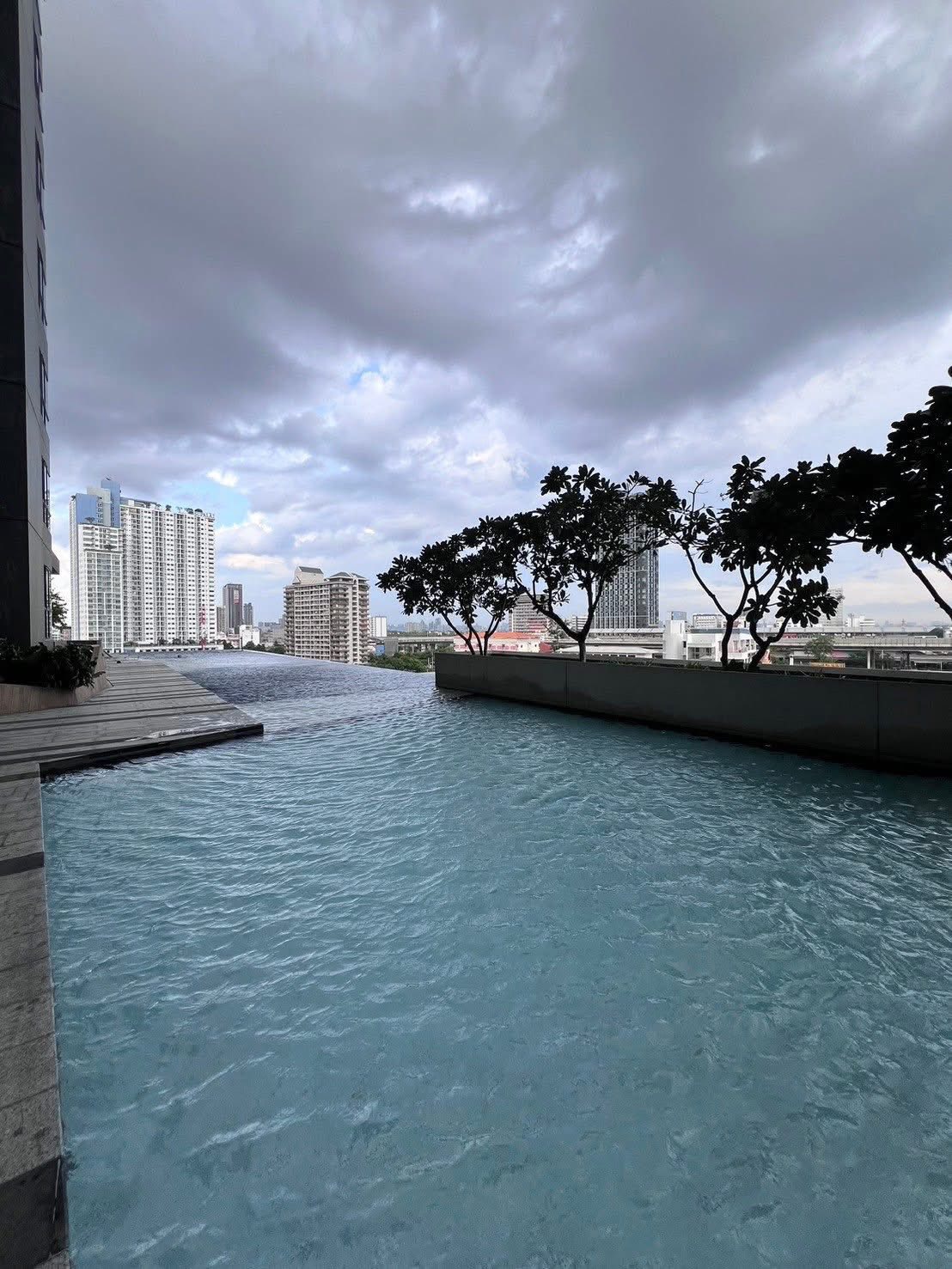 โพลิแทน รีฟ คอนโด - POLITAN RIVE CONDO (VIP)