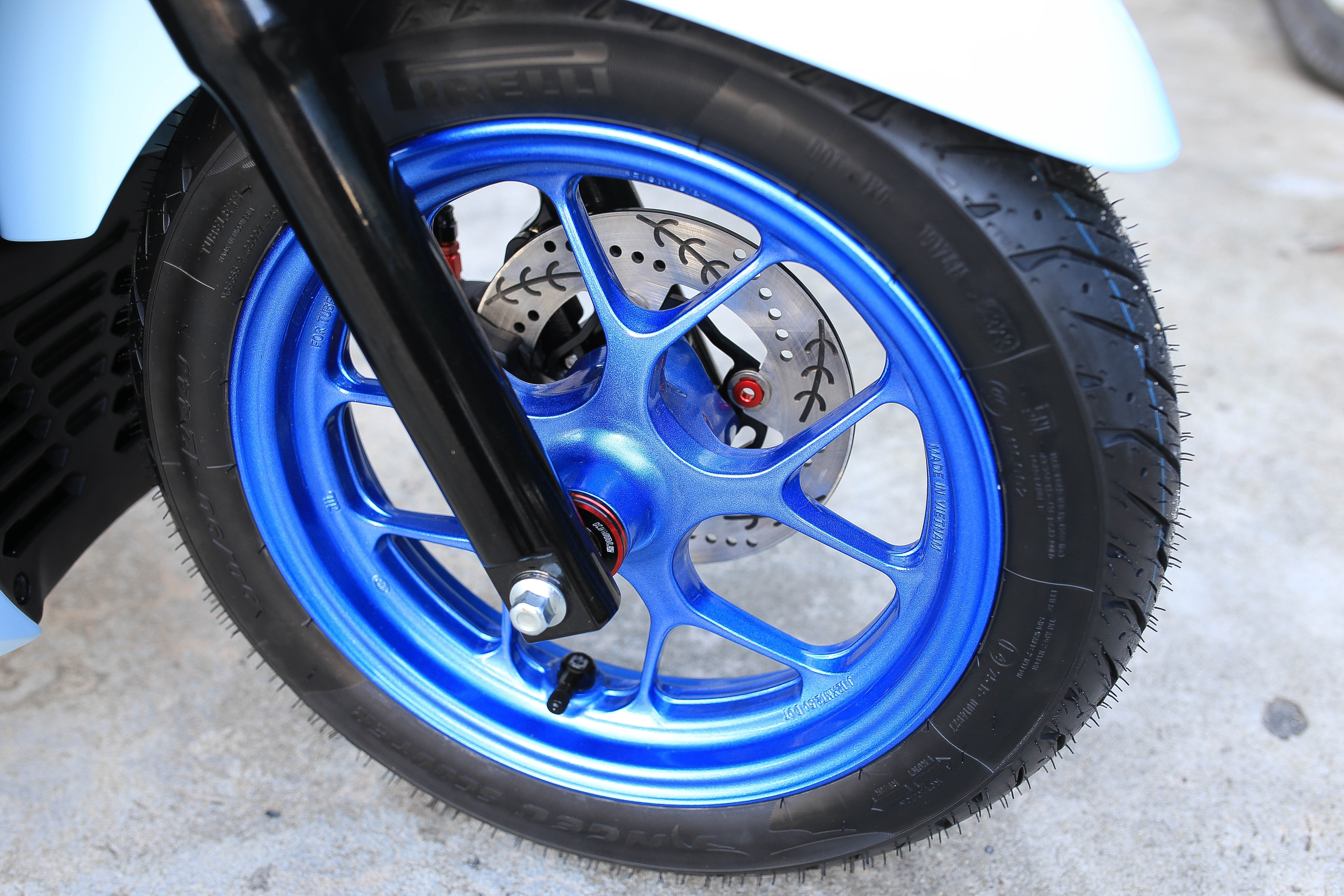 ยาง Pirelli anger Scooter 100/90-10 ราคา1600 -90/90-12- ราคา1700คู่ละ3300