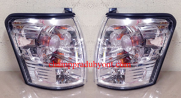 ไฟมุม TOYOTA SPORT RIDER D4D 02-04 เพชร