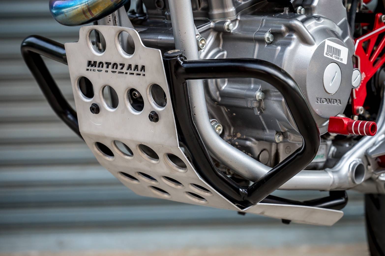 CRF300L แคชบาร์กันล้ม - Skid palte ดำ / แดง 3,600฿ motozaaa