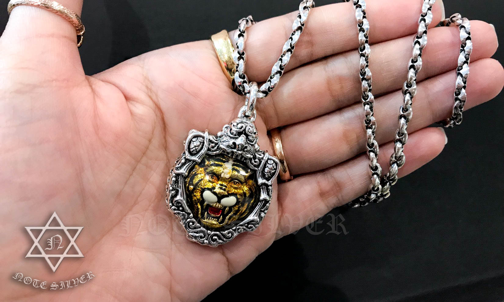กรอบตลับเงินแท้ เหรียญหน้าเสือหลวงพ่อเปิ่น รุ่น บูชาครู Sterling Silver 925 NSSV2274