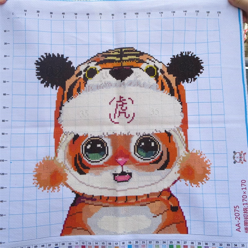 cat-1021 *พร้อมส่ง* ชุดปักครอสติช ลายแมวหัวเสือ ชุดที่ 1 (ไม่มีเดินเส้น ผ้า11CTพิมพ์ลาย ปัก 3 เส้นเล็ก) ขนาด 50*50 ซม.ผ้าครอสติช 11CTพิมพ์ลายปักบนผ้า ไหมคอตตอน 21 สี ผังลาย เข็ม